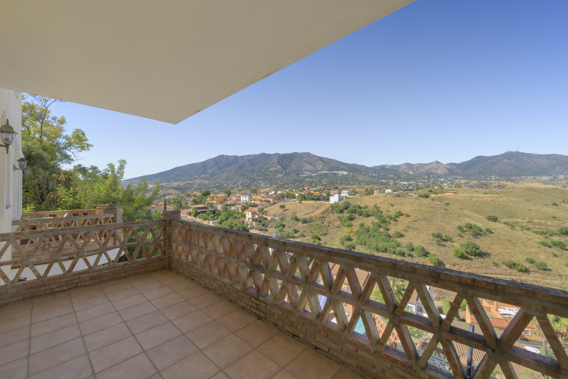 4-Bed Villa with Pool & Panoramic Sea Views in Sierrezuela, Mijas Costa — Mijas Costa