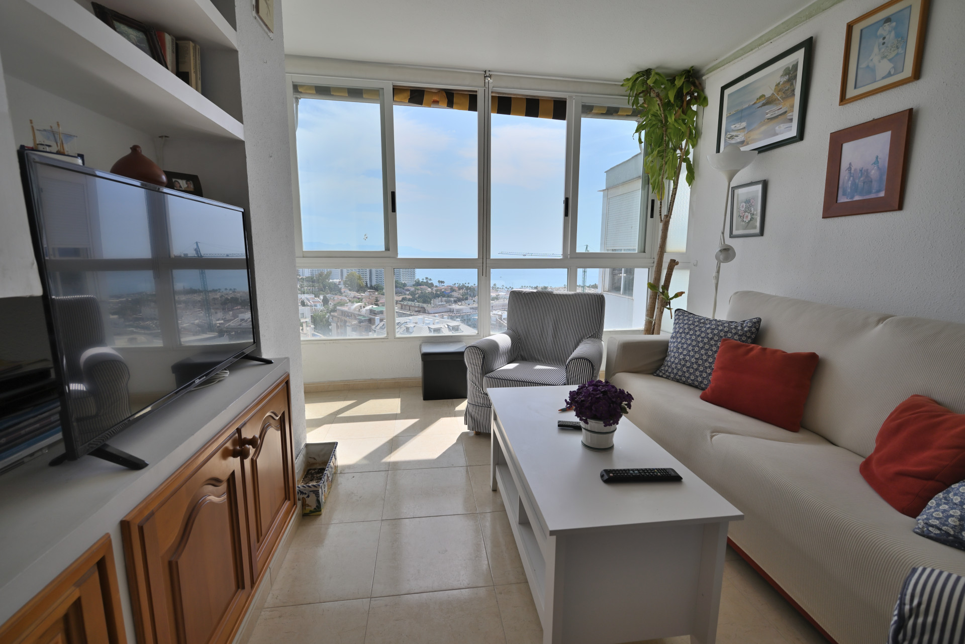 13th-Floor Sea-View Apartment Near Puerto Marina, Benalmádena — Benalmadena