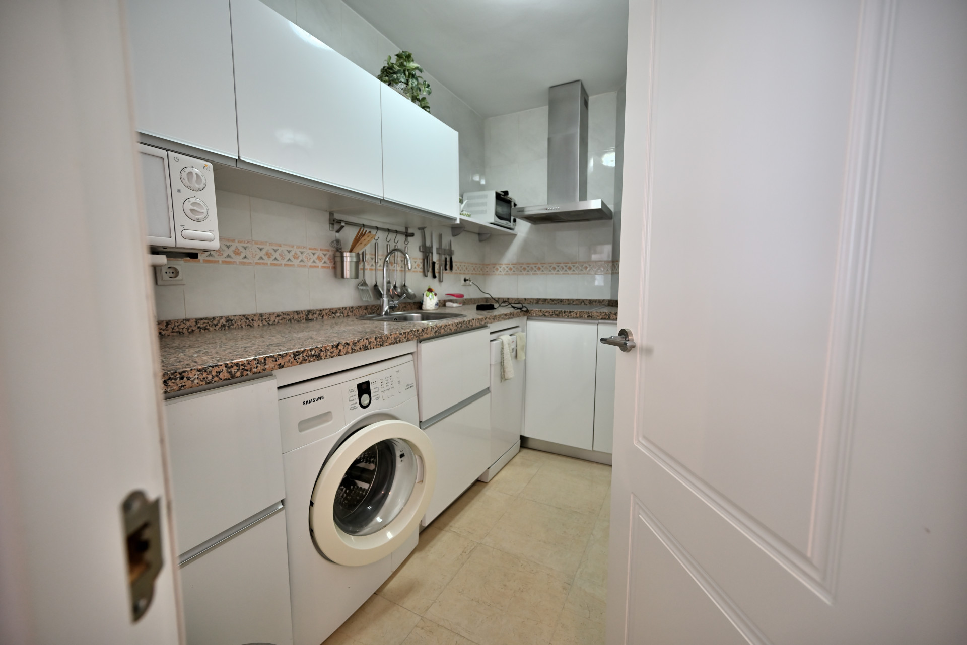 13th-Floor Sea-View Apartment Near Puerto Marina, Benalmádena — Benalmadena