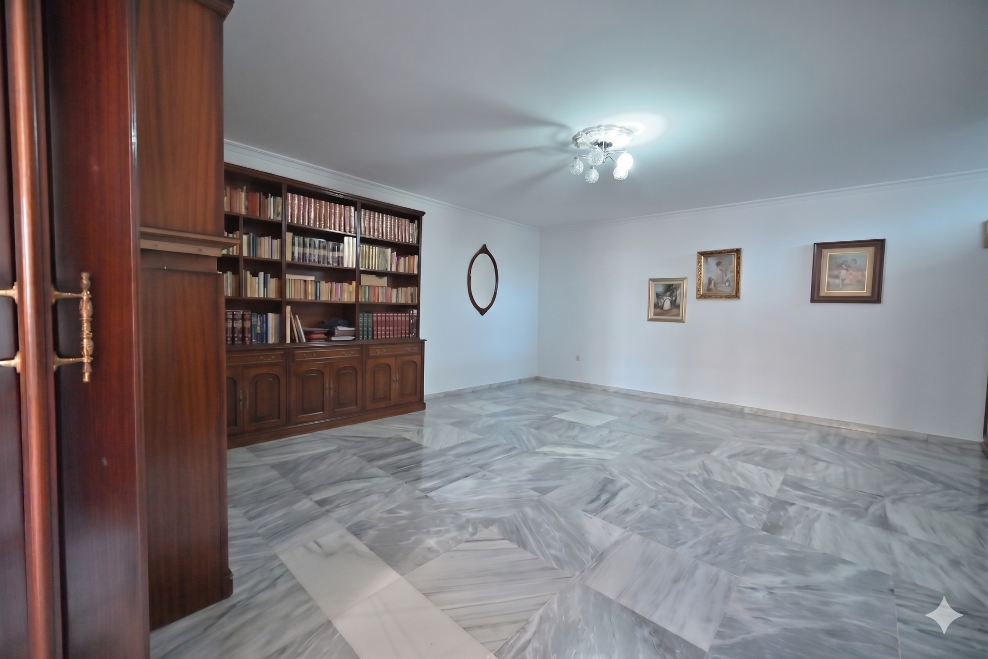 Corner Townhouse with Huge Private Terrace, Fuengirola — Fuengirola