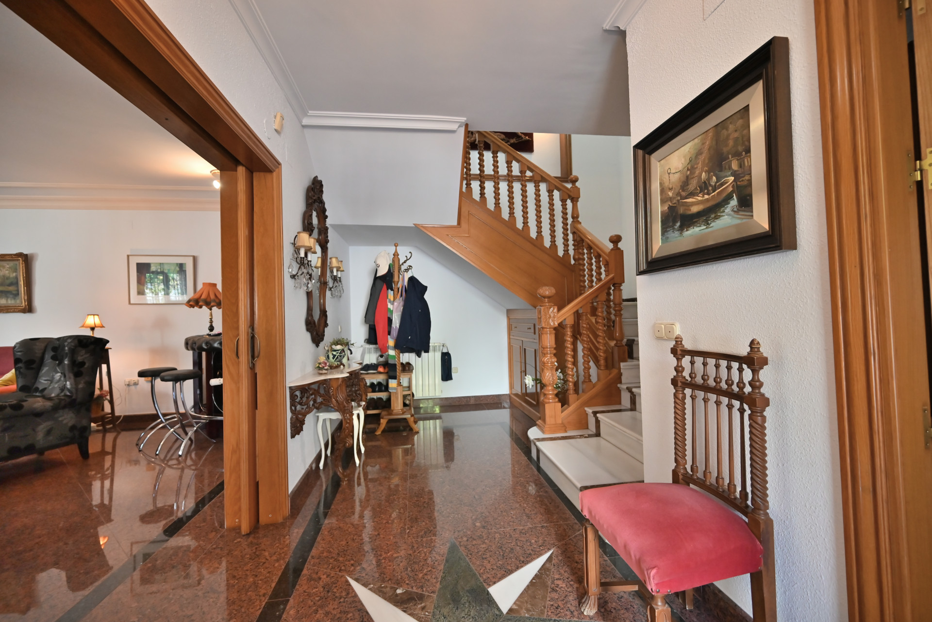 Corner Townhouse with Huge Private Terrace, Fuengirola — Fuengirola