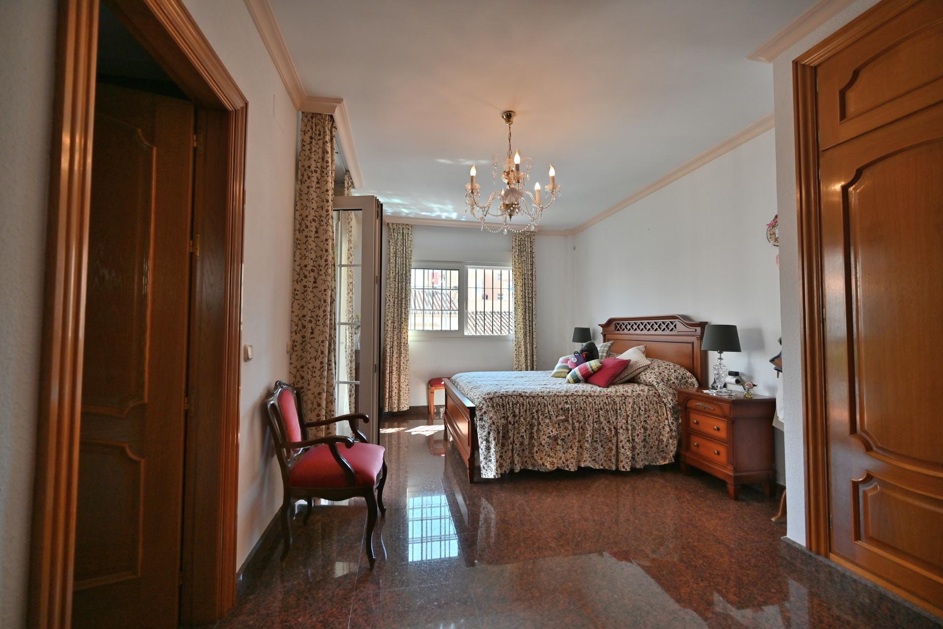 Corner Townhouse with Huge Private Terrace, Fuengirola — Fuengirola