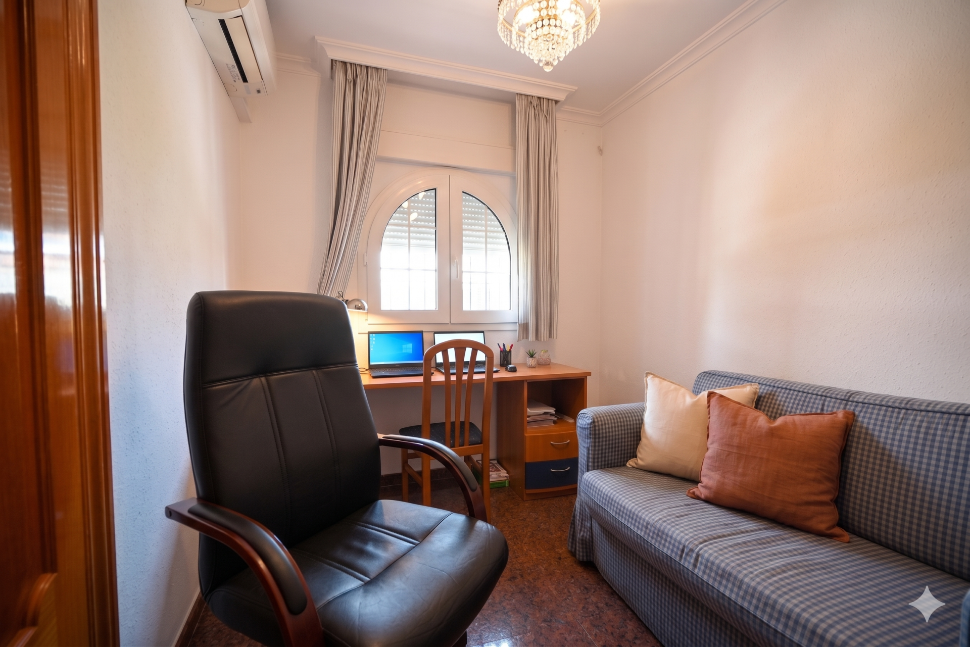 Corner Townhouse with Huge Private Terrace, Fuengirola — Fuengirola