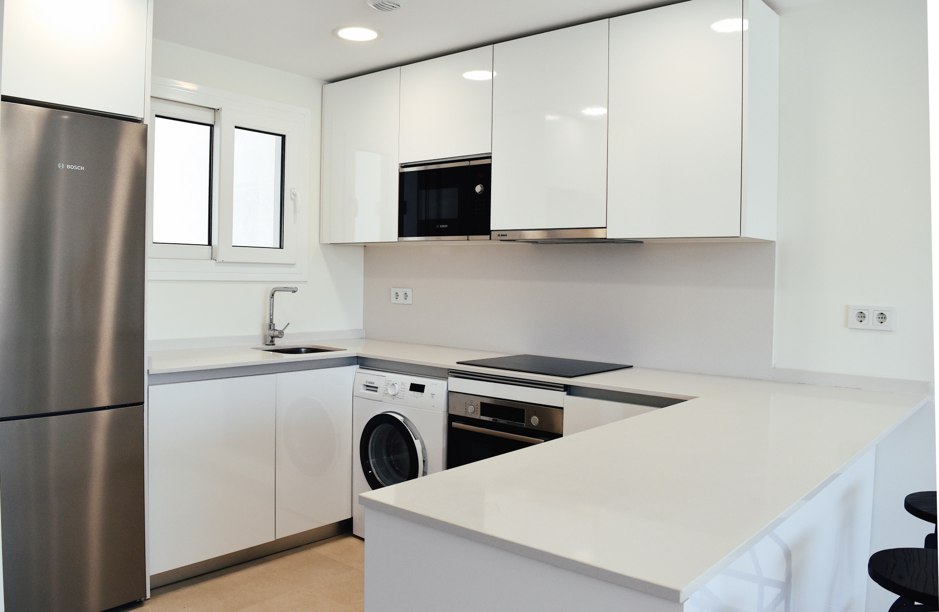 New Townhouse in Cala Serena Village, Cala de Mijas – 4 Bed, Pool — Cala de Mijas