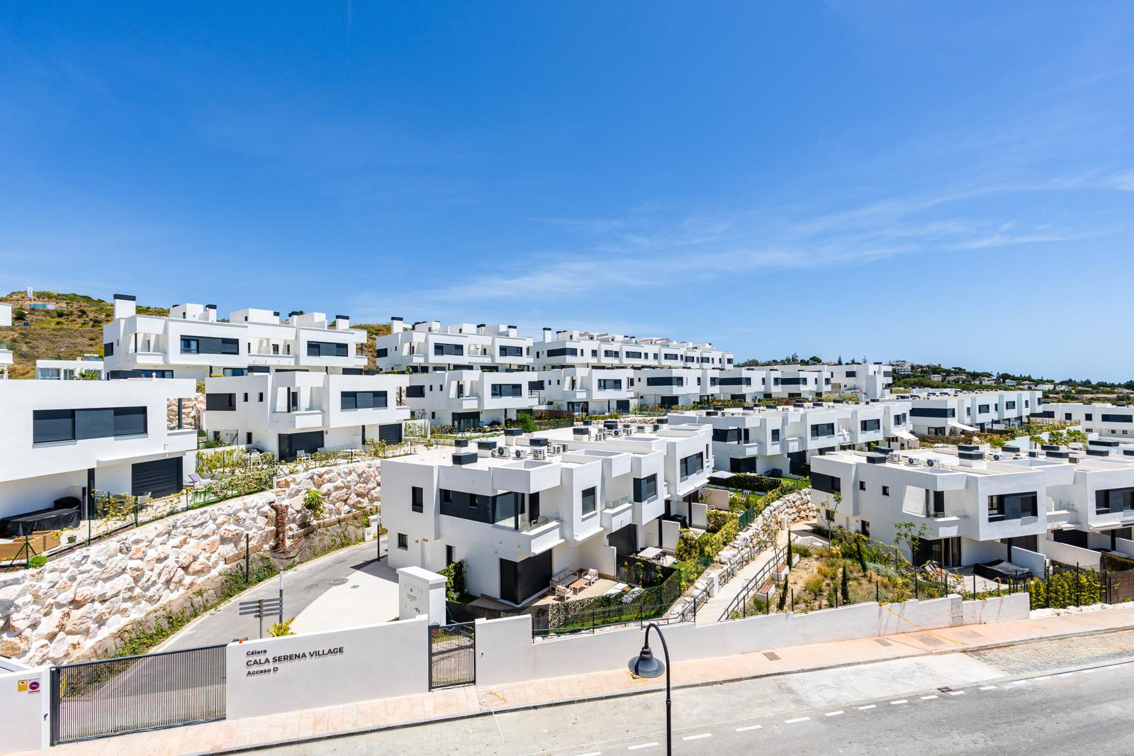 New Townhouse in Cala Serena Village, Cala de Mijas – 4 Bed, Pool — Cala de Mijas