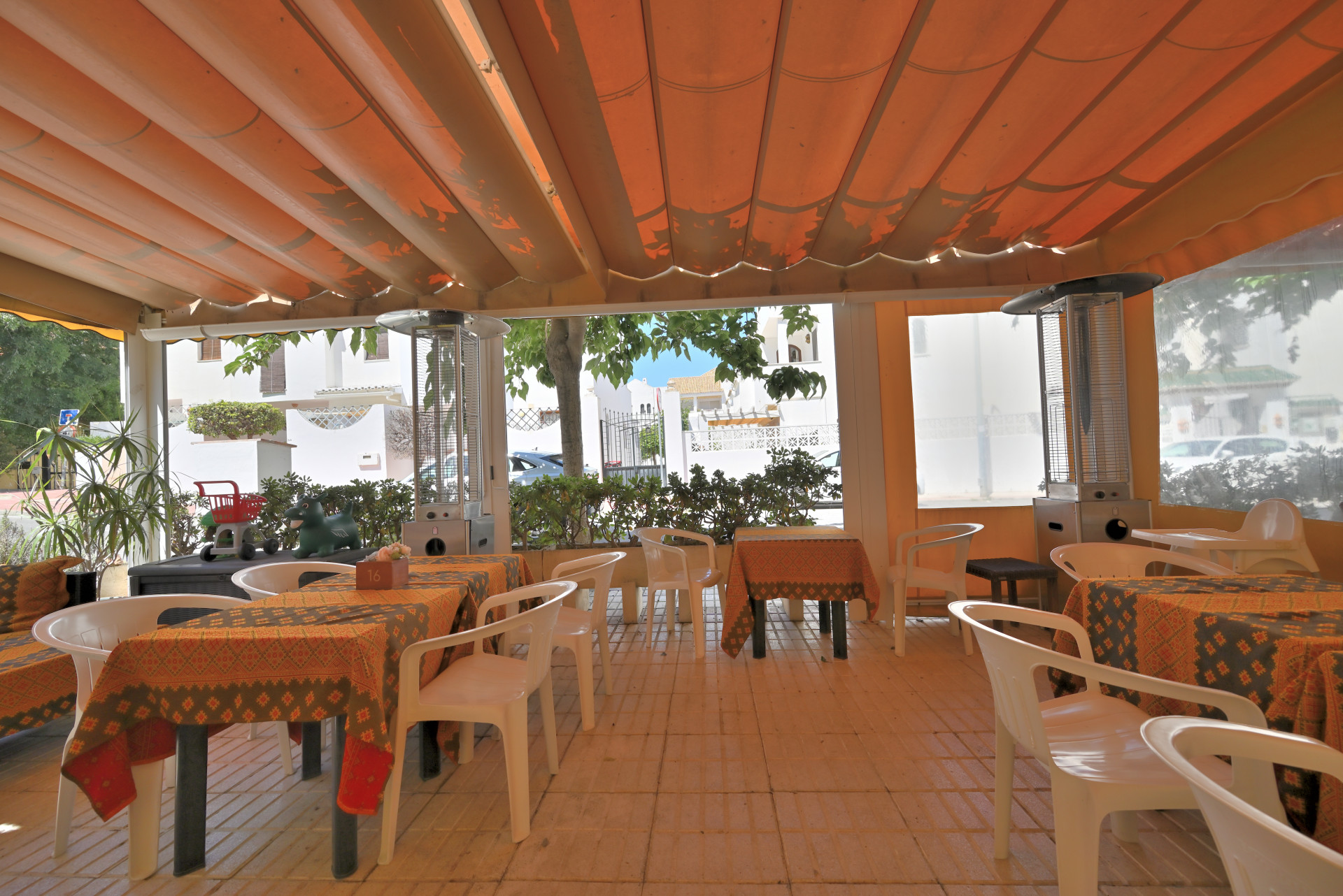 Freehold Restaurant & Commercial Property for Sale in Benalmádena — Benalmadena