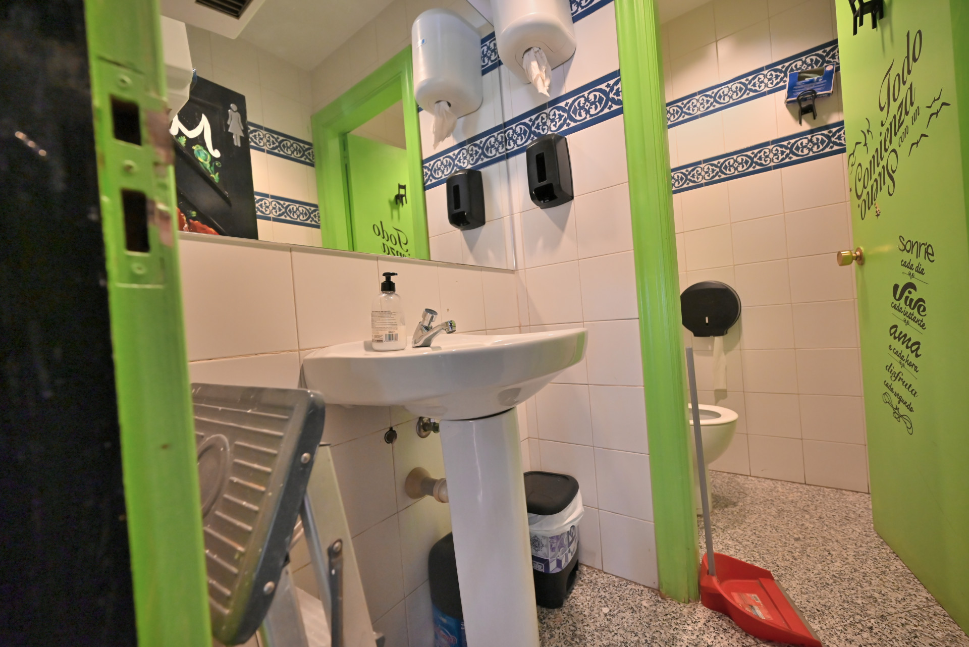 Freehold Restaurant & Commercial Property for Sale in Benalmádena — Benalmadena