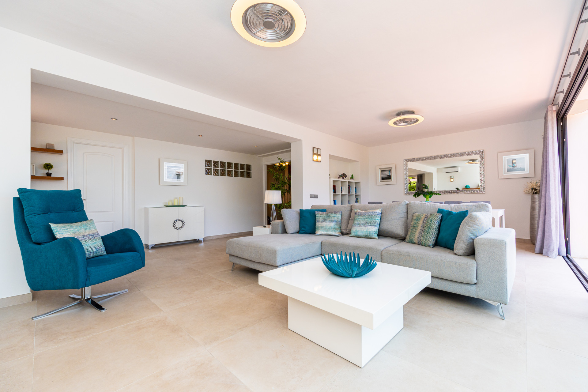 6-Bedroom Villa with Pool & Tourist License in Calahonda — Calahonda