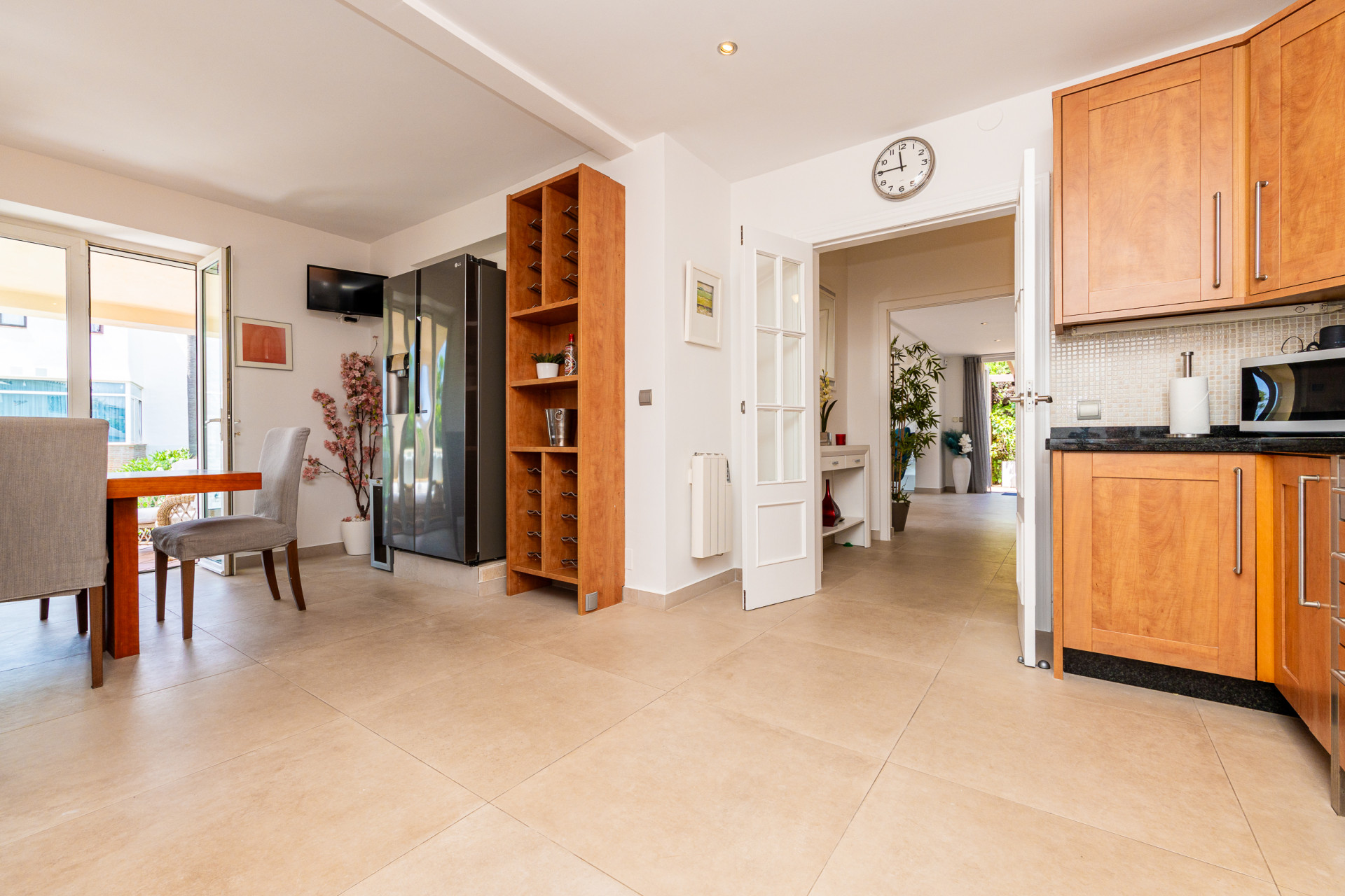 6-Bedroom Villa with Pool & Tourist License in Calahonda — Calahonda