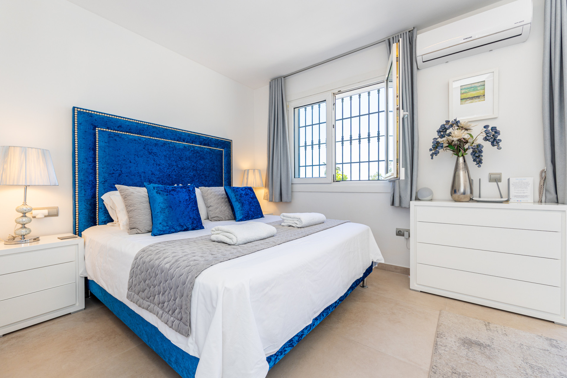 6-Bedroom Villa with Pool & Tourist License in Calahonda — Calahonda