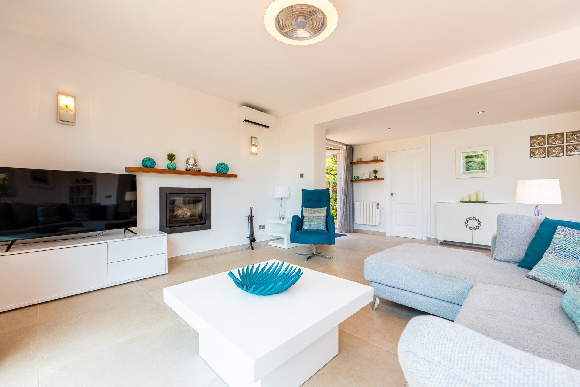 6-Bedroom Villa with Pool & Tourist License in Calahonda — Calahonda