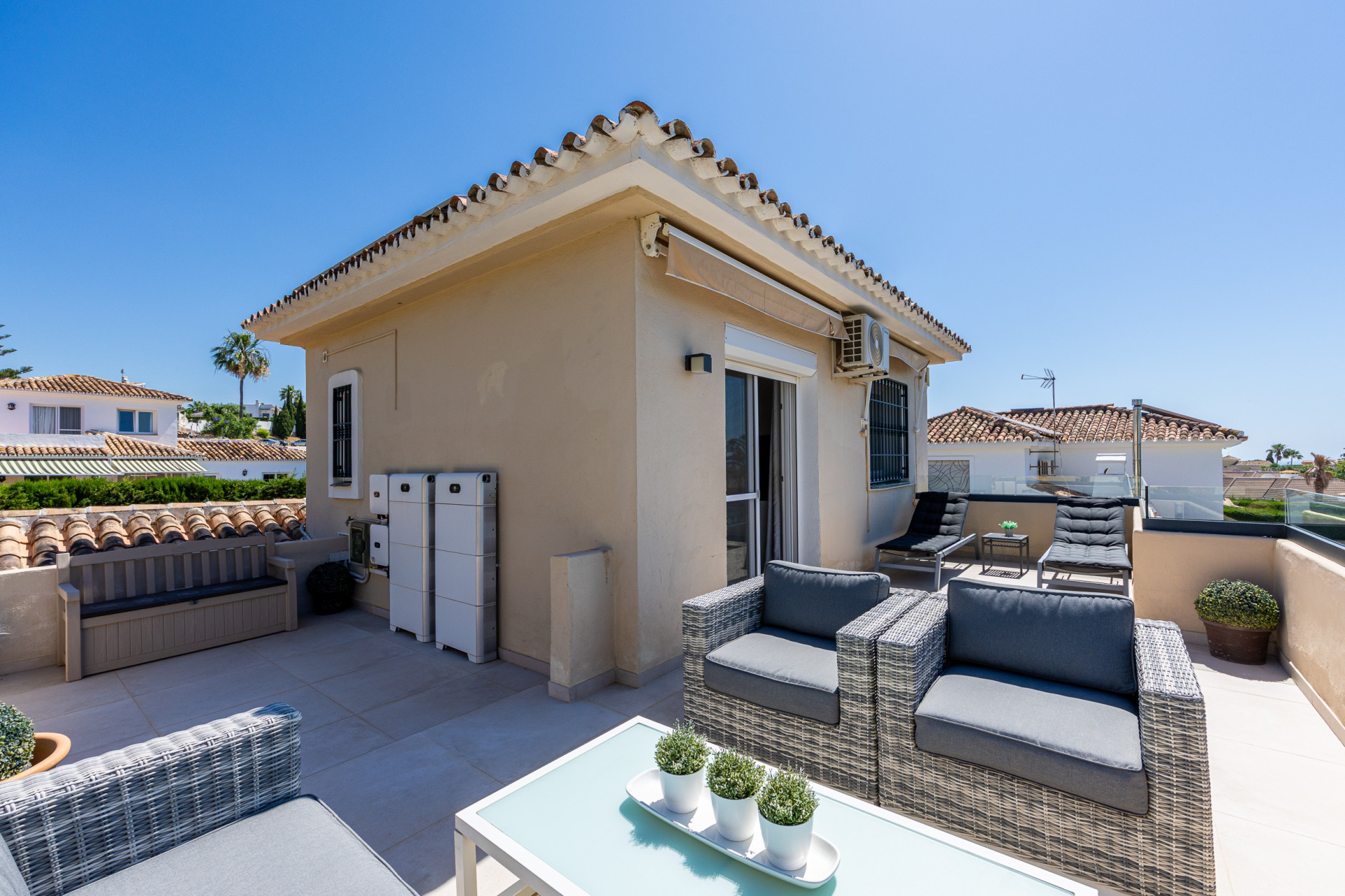 6-Bedroom Villa with Pool & Tourist License in Calahonda — Calahonda