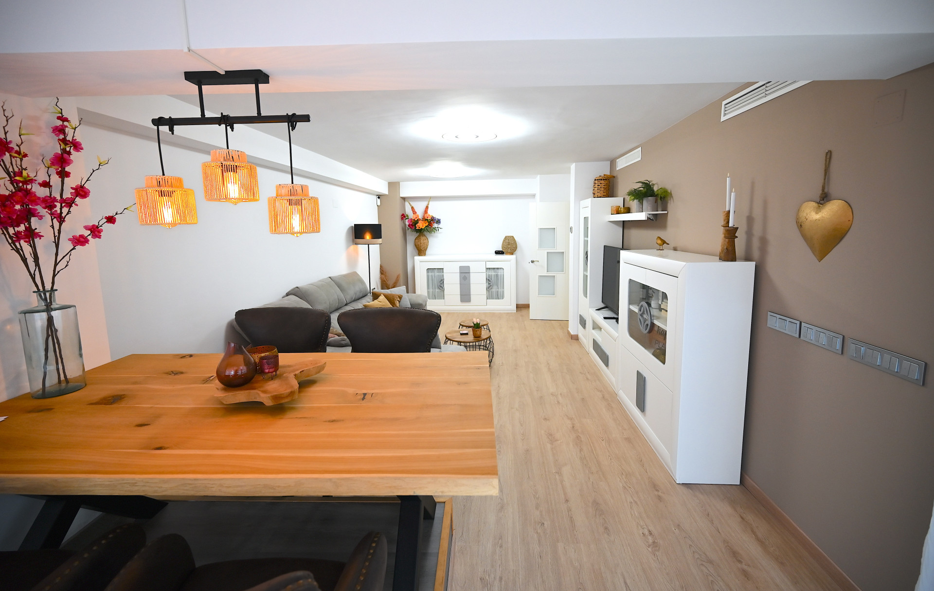 Renovated 2-Bed Turnkey Apartment in La Carihuela, Malaga — La Carihuela