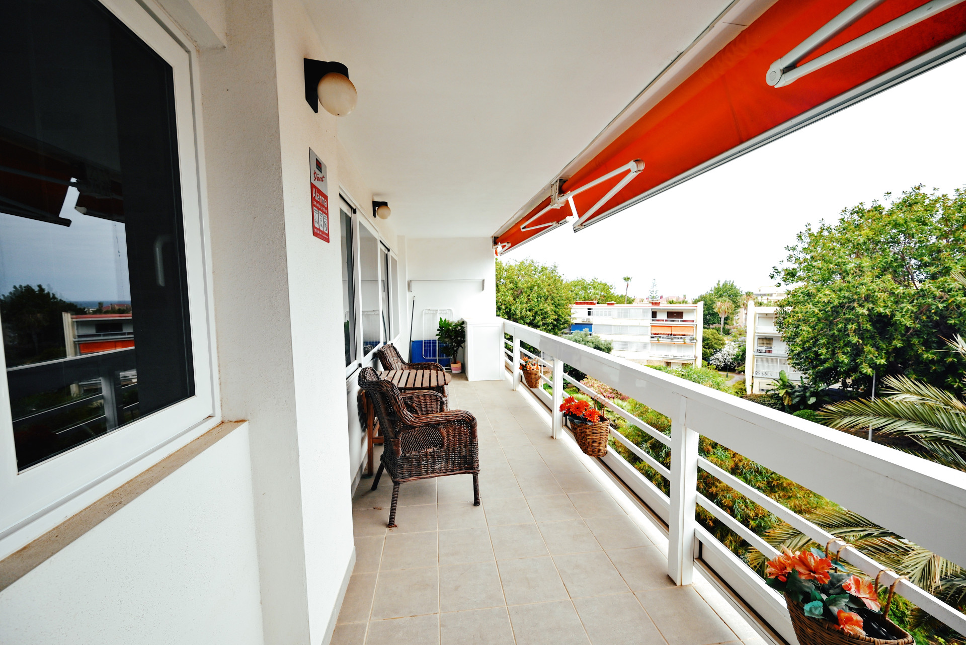Renovated 2-Bed Turnkey Apartment in La Carihuela, Malaga — La Carihuela