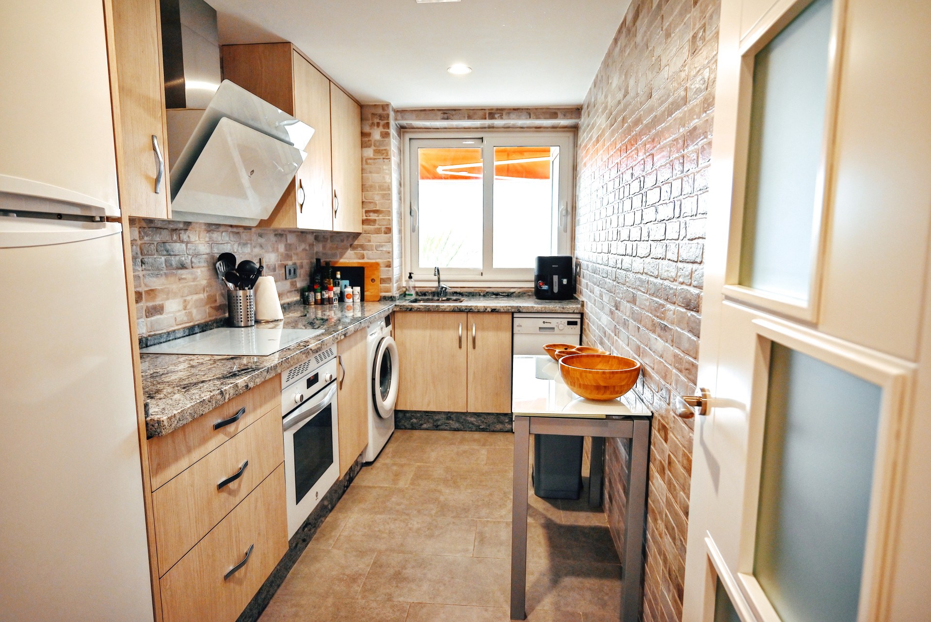 Renovated 2-Bed Turnkey Apartment in La Carihuela, Malaga — La Carihuela