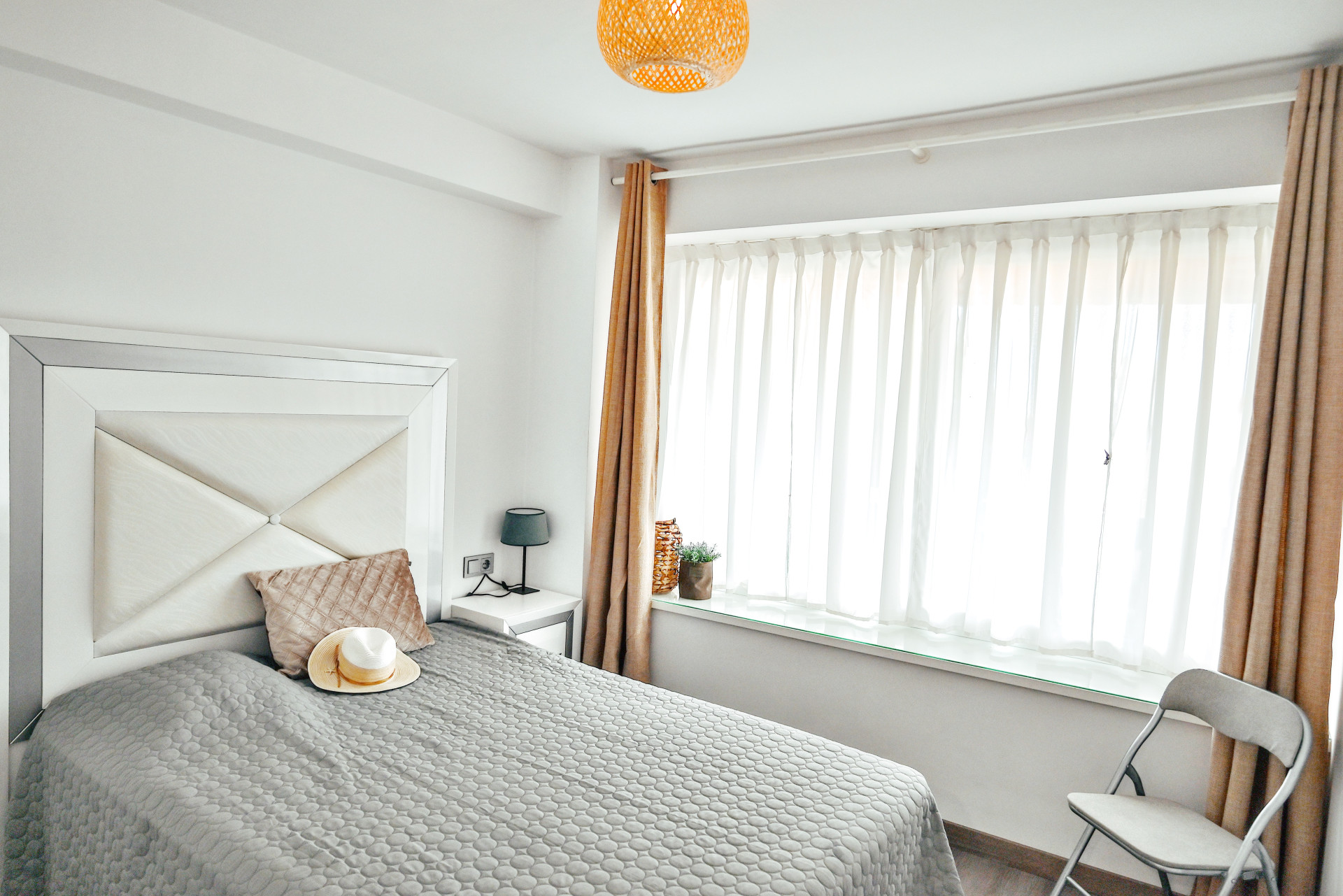 Renovated 2-Bed Turnkey Apartment in La Carihuela, Malaga — La Carihuela