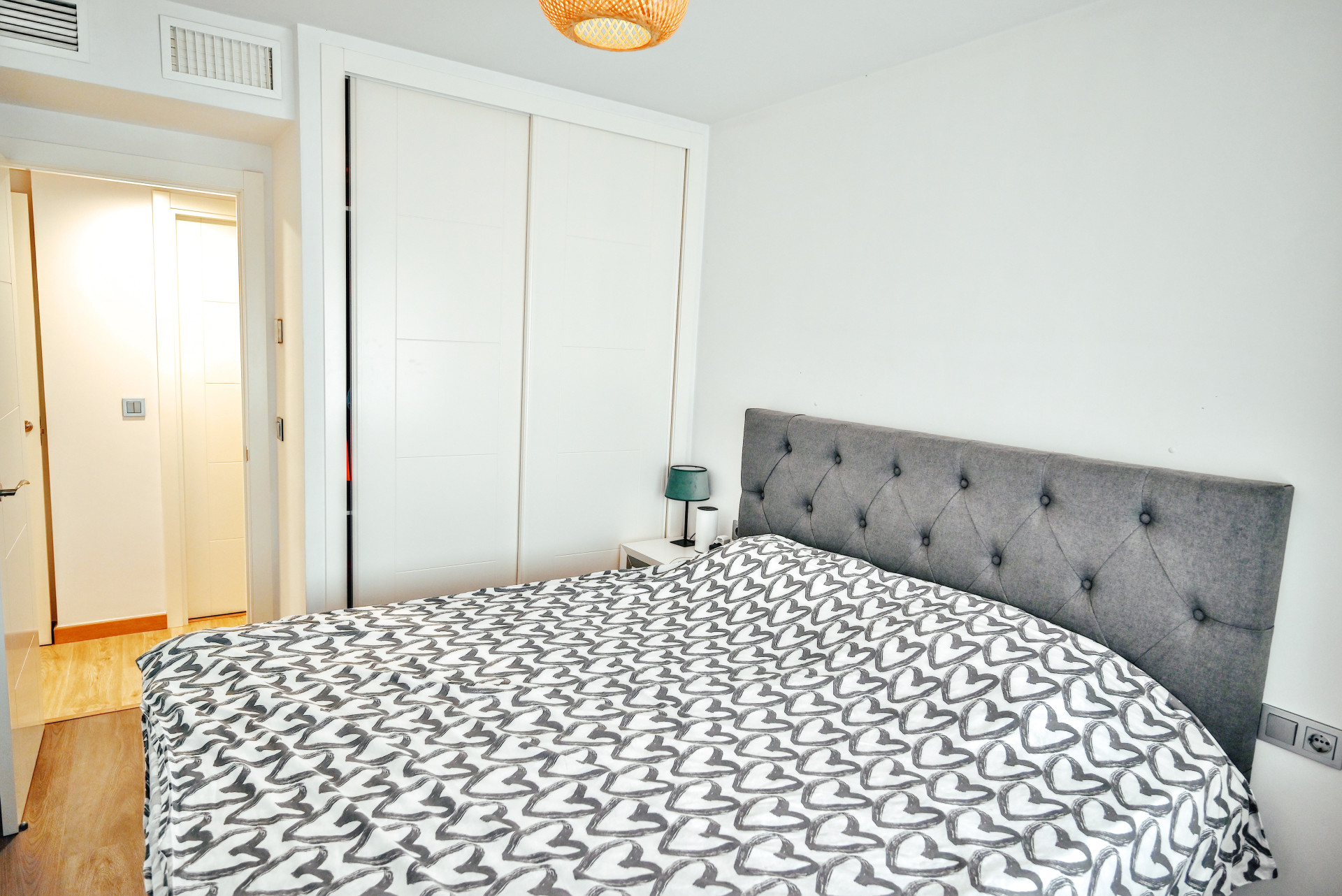 Renovated 2-Bed Turnkey Apartment in La Carihuela, Malaga — La Carihuela