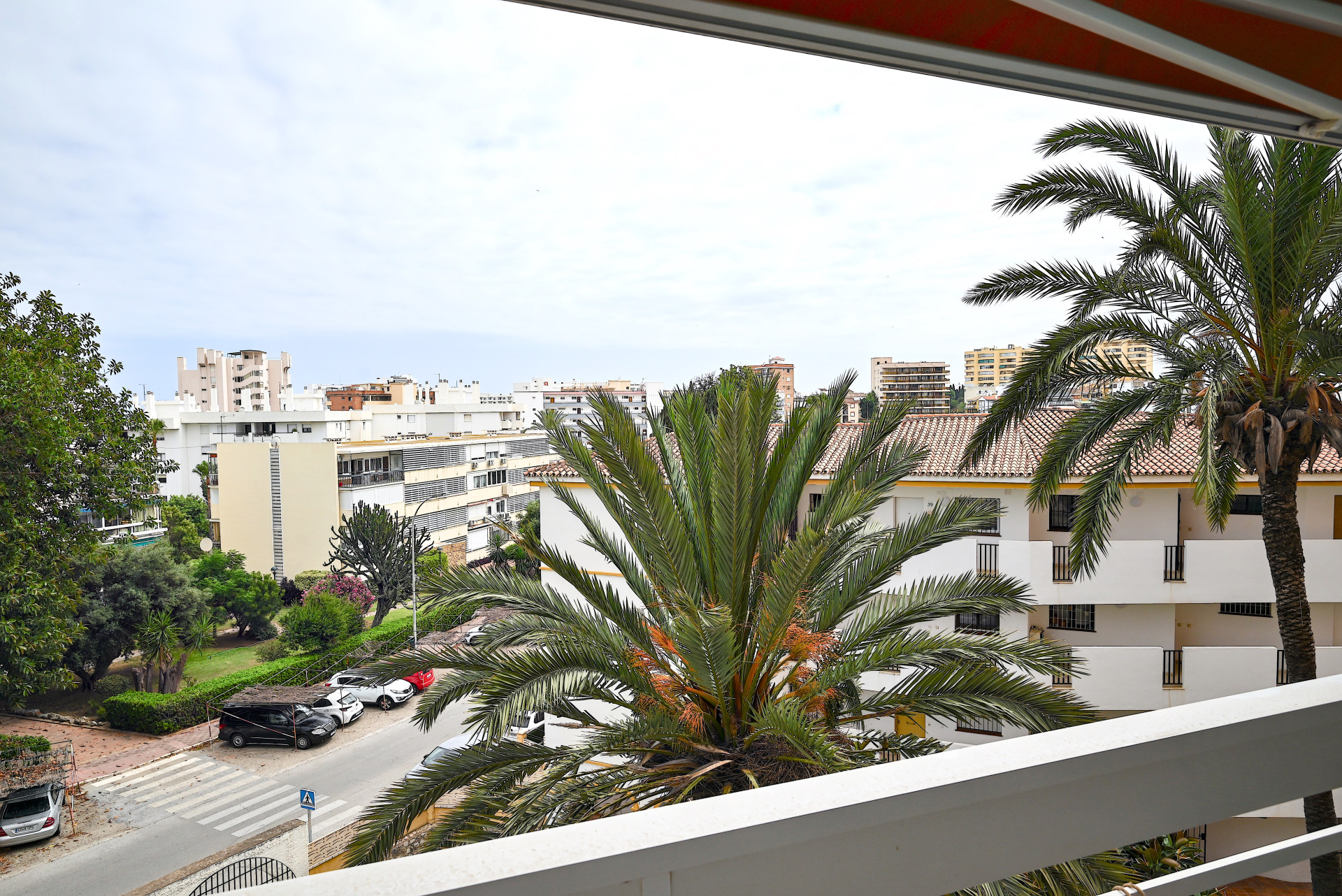 Renovated 2-Bed Turnkey Apartment in La Carihuela, Malaga — La Carihuela