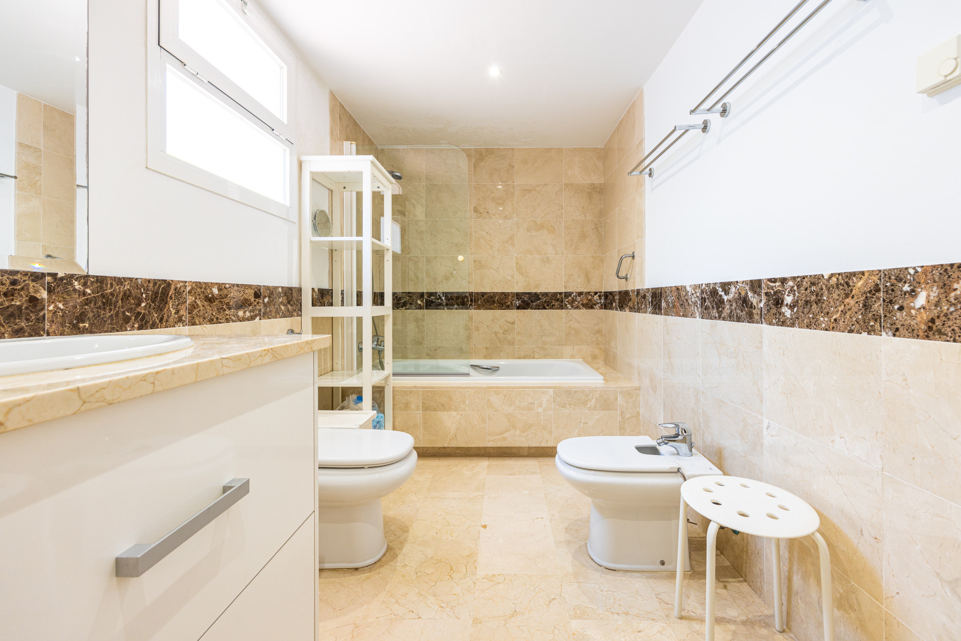 Sea-View Penthouse with Jacuzzi Terrace in Calahonda — Calahonda