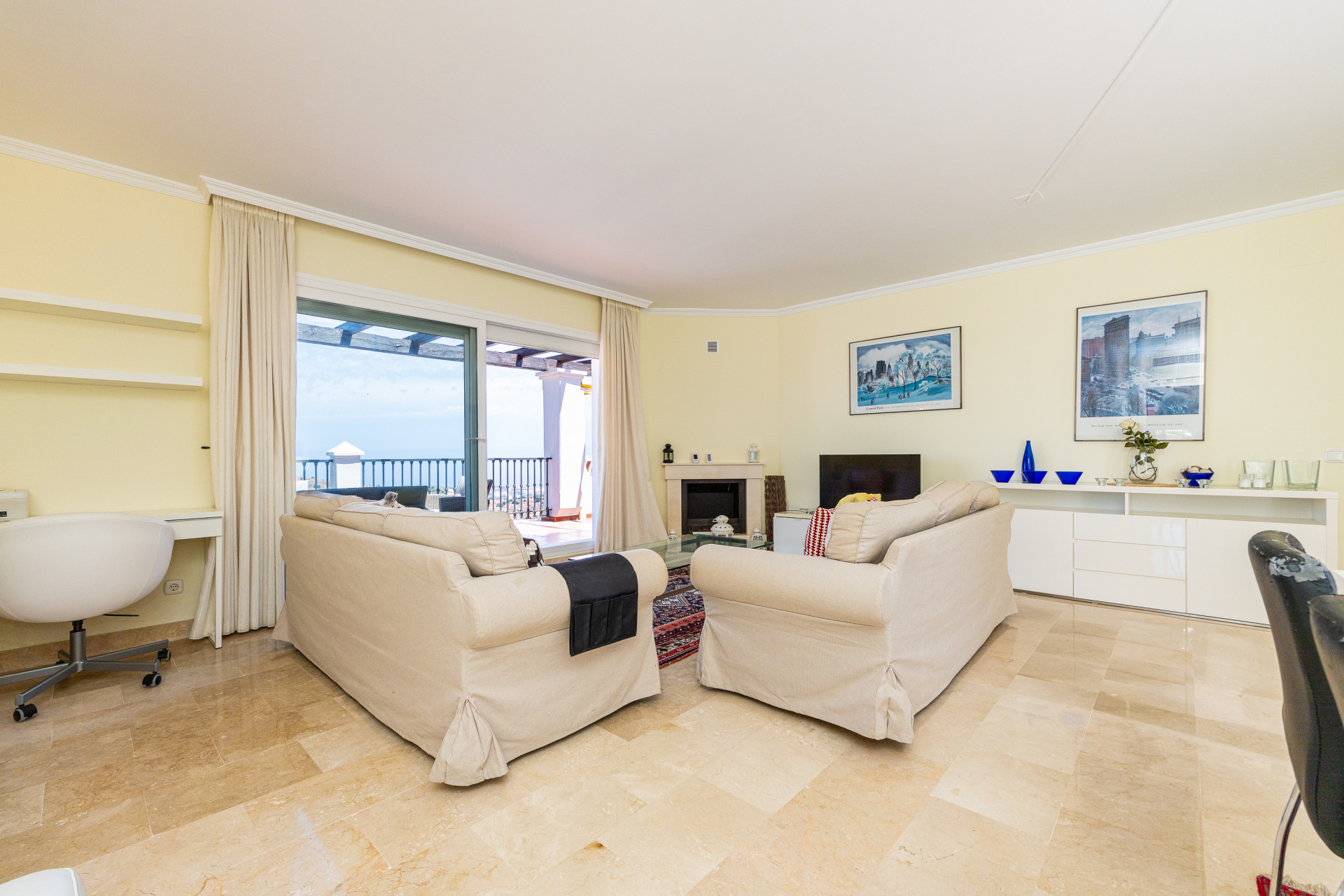 Sea-View Penthouse with Jacuzzi Terrace in Calahonda — Calahonda
