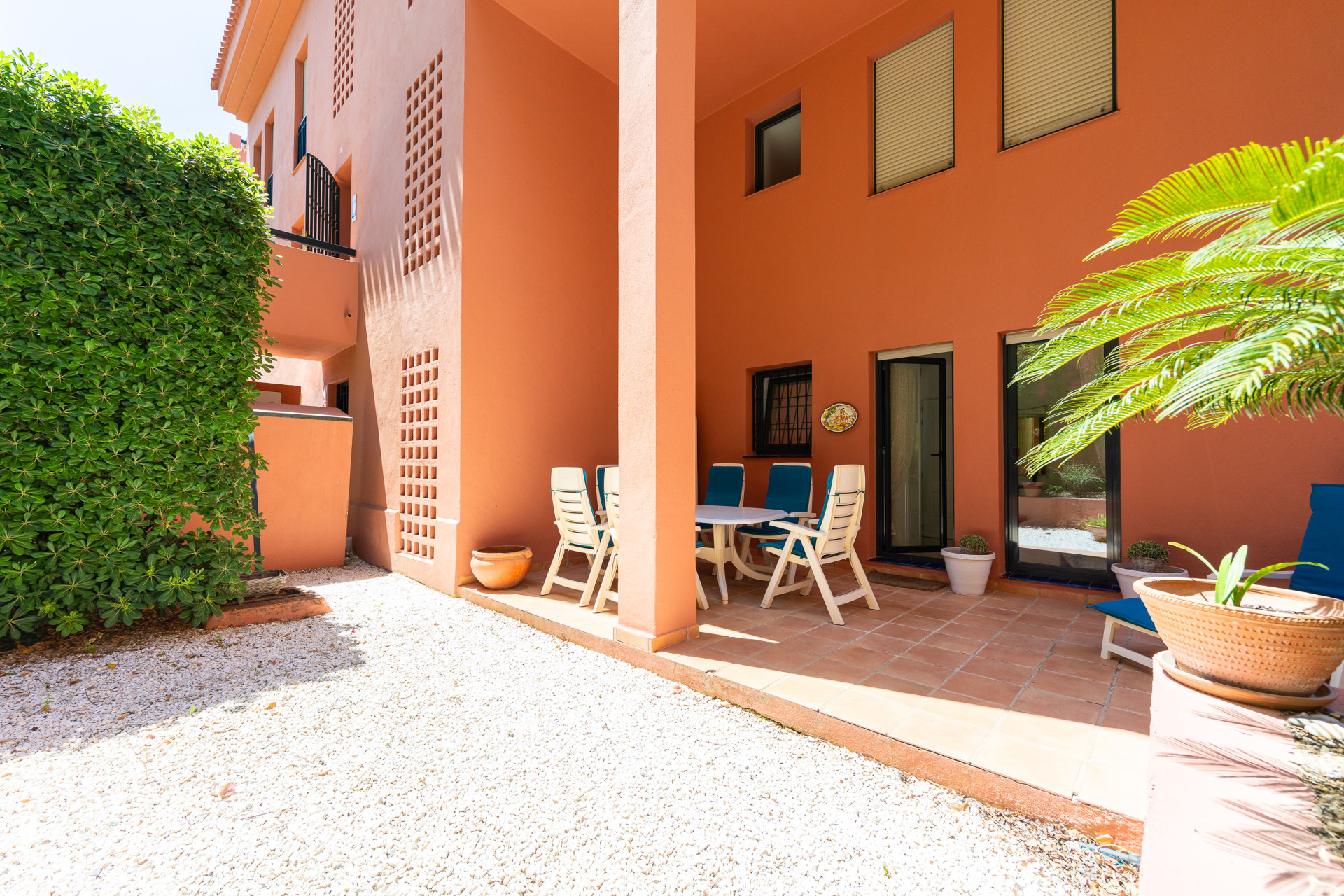 Corner Apartment with Sea Views & Pool in Calahonda — Calahonda