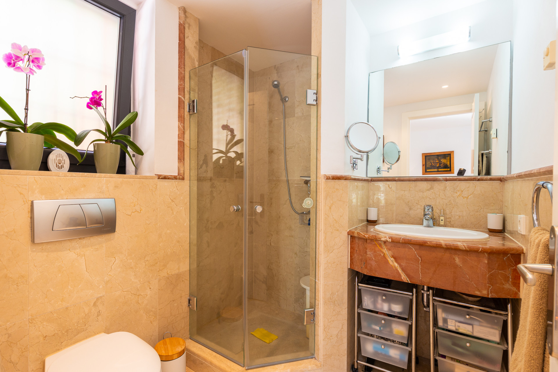 Corner Apartment with Sea Views & Pool in Calahonda — Calahonda