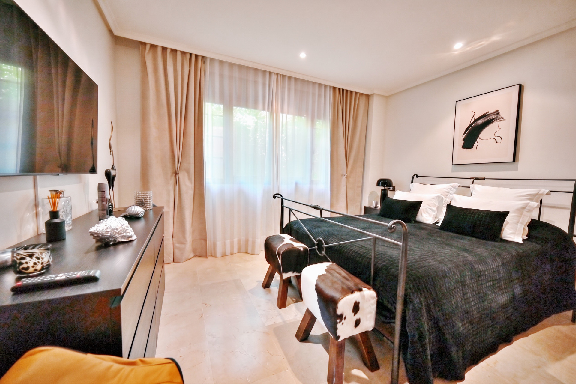 2-Bed Ground-Floor Apartment with Garden & Pool, La Mairena — Marbella Este - La Mairena