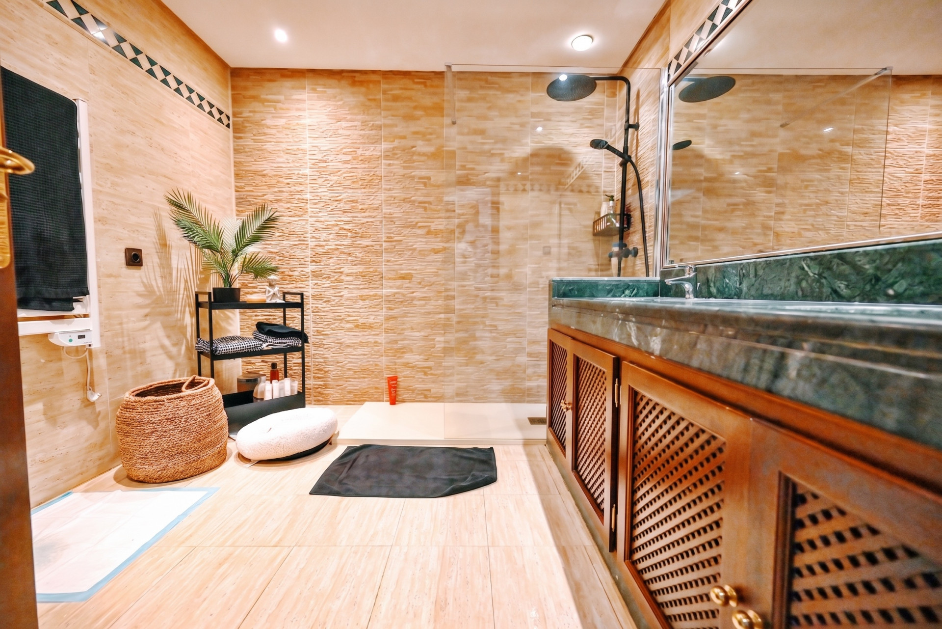 2-Bed Ground-Floor Apartment with Garden & Pool, La Mairena — Marbella Este - La Mairena