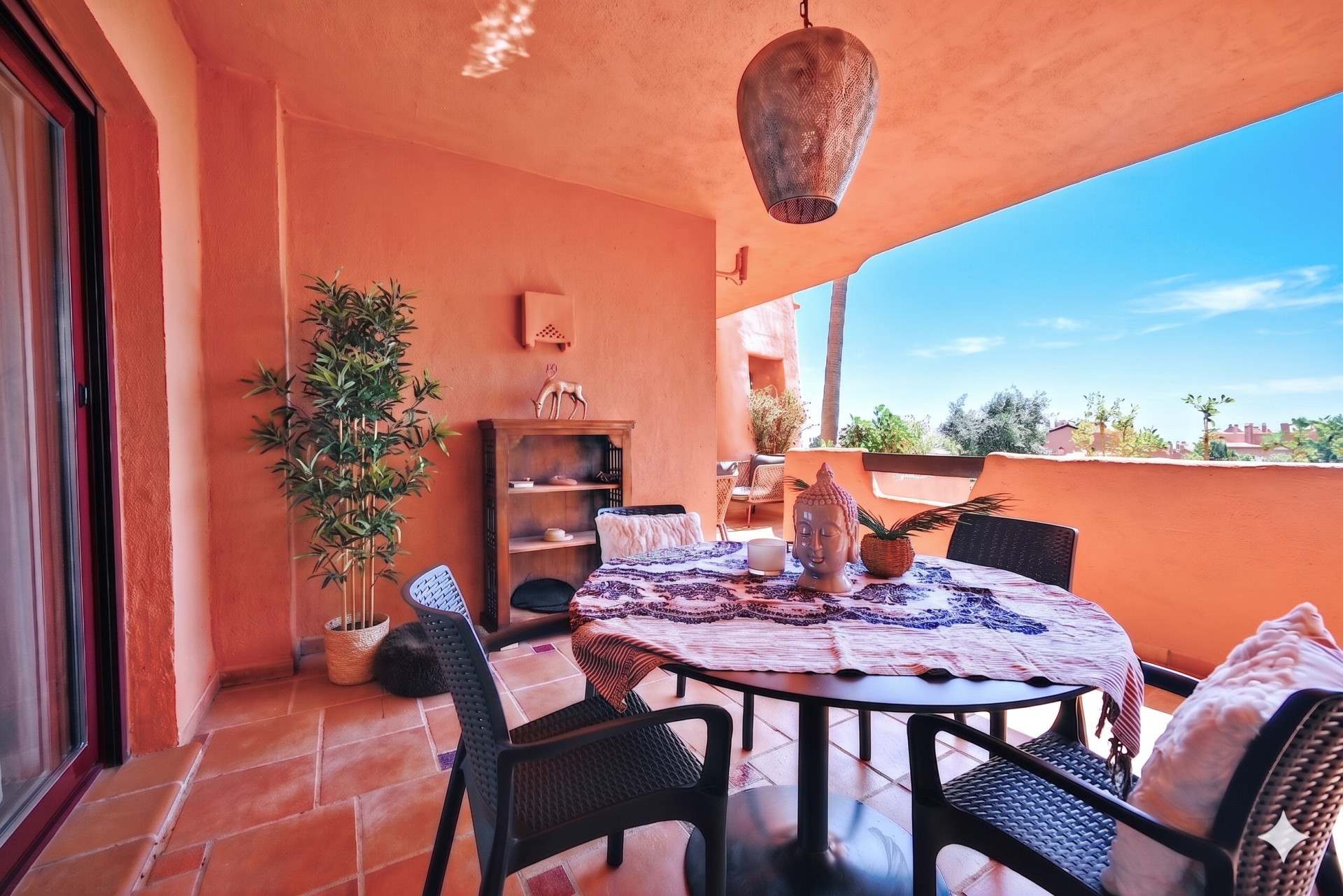 2-Bed Ground-Floor Apartment with Garden & Pool, La Mairena — Marbella Este - La Mairena