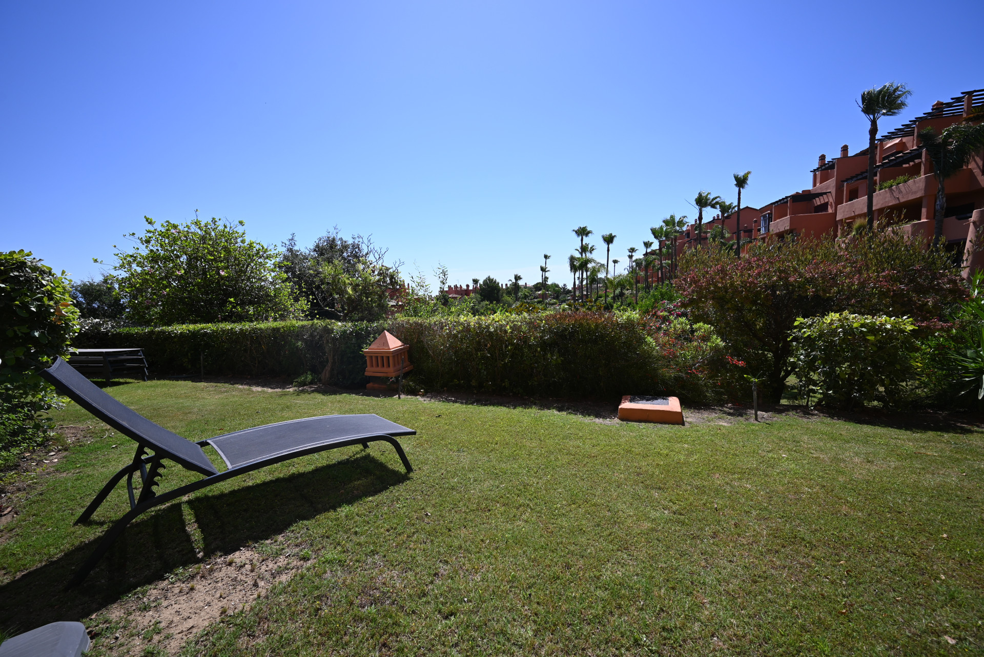2-Bed Ground-Floor Apartment with Garden & Pool, La Mairena — Marbella Este - La Mairena