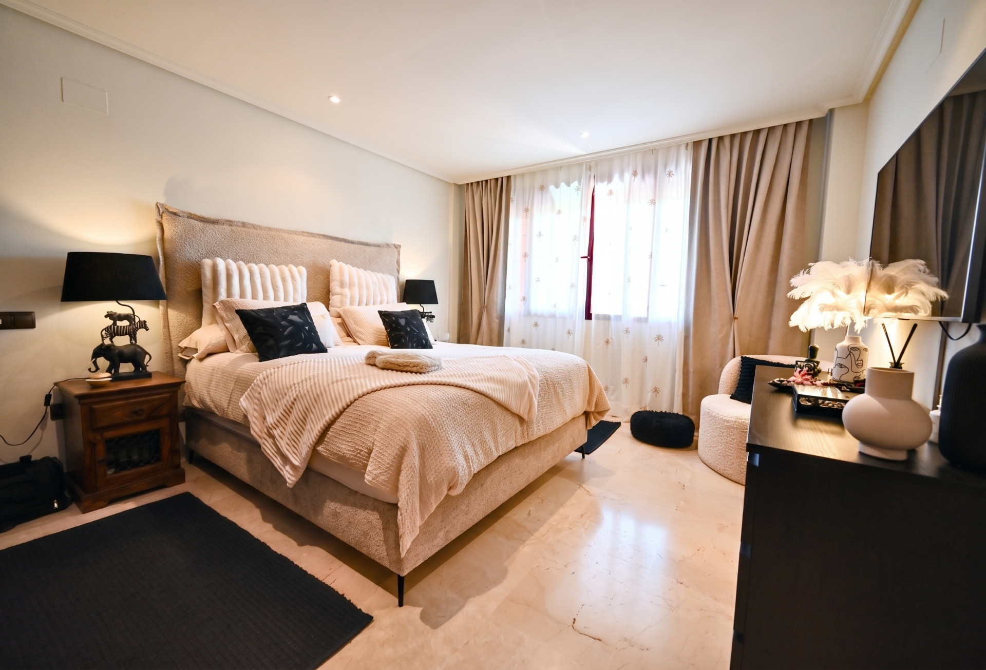 2-Bed Ground-Floor Apartment with Garden & Pool, La Mairena — Marbella Este - La Mairena