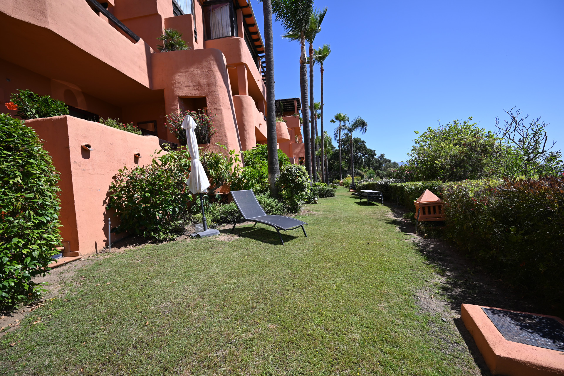 2-Bed Ground-Floor Apartment with Garden & Pool, La Mairena — Marbella Este - La Mairena