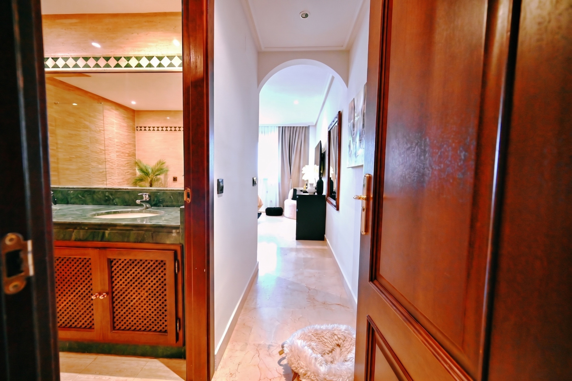 2-Bed Ground-Floor Apartment with Garden & Pool, La Mairena — Marbella Este - La Mairena