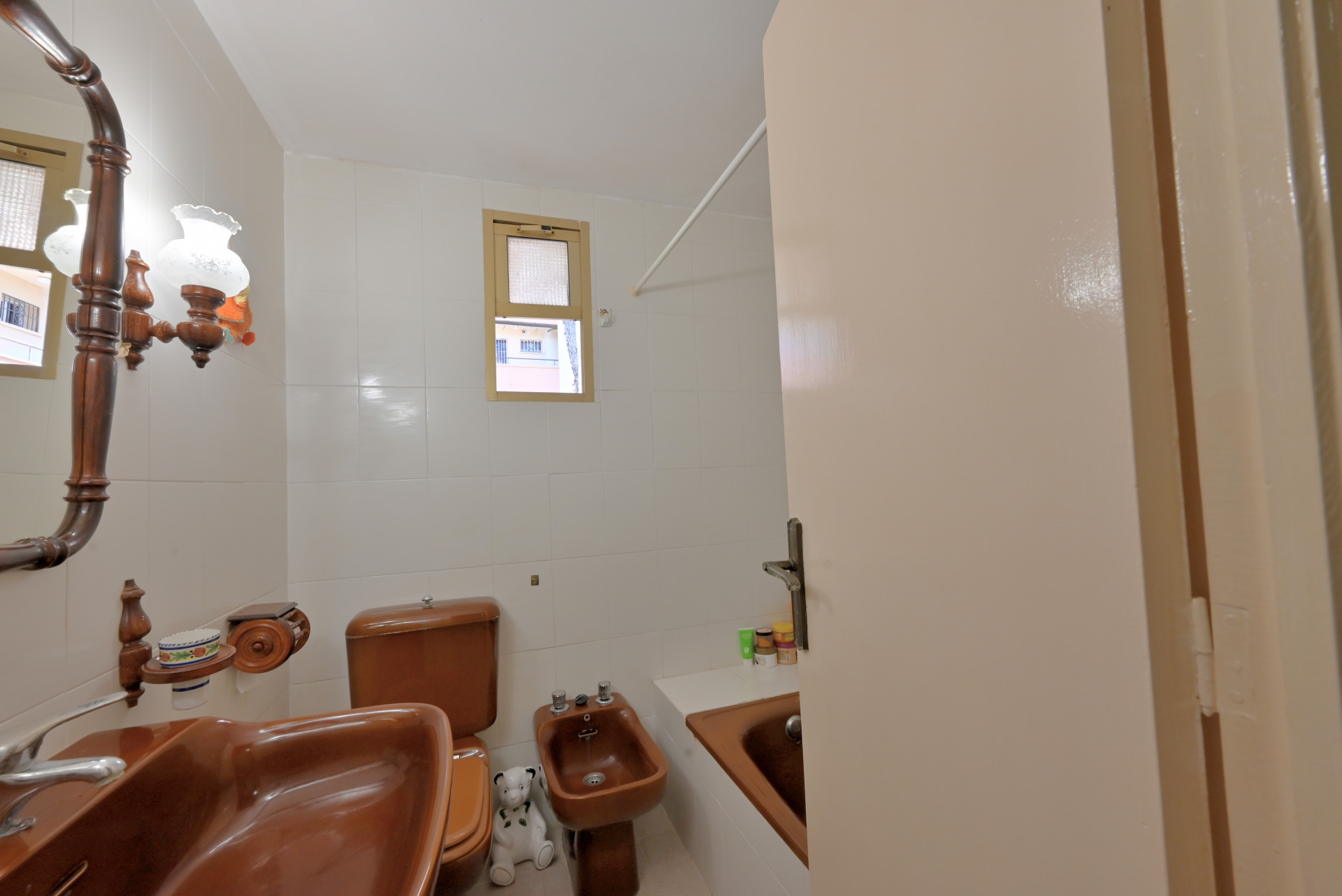 Charming 3-Bed Townhouse with Pool in Calypso, Calahonda — Calahonda