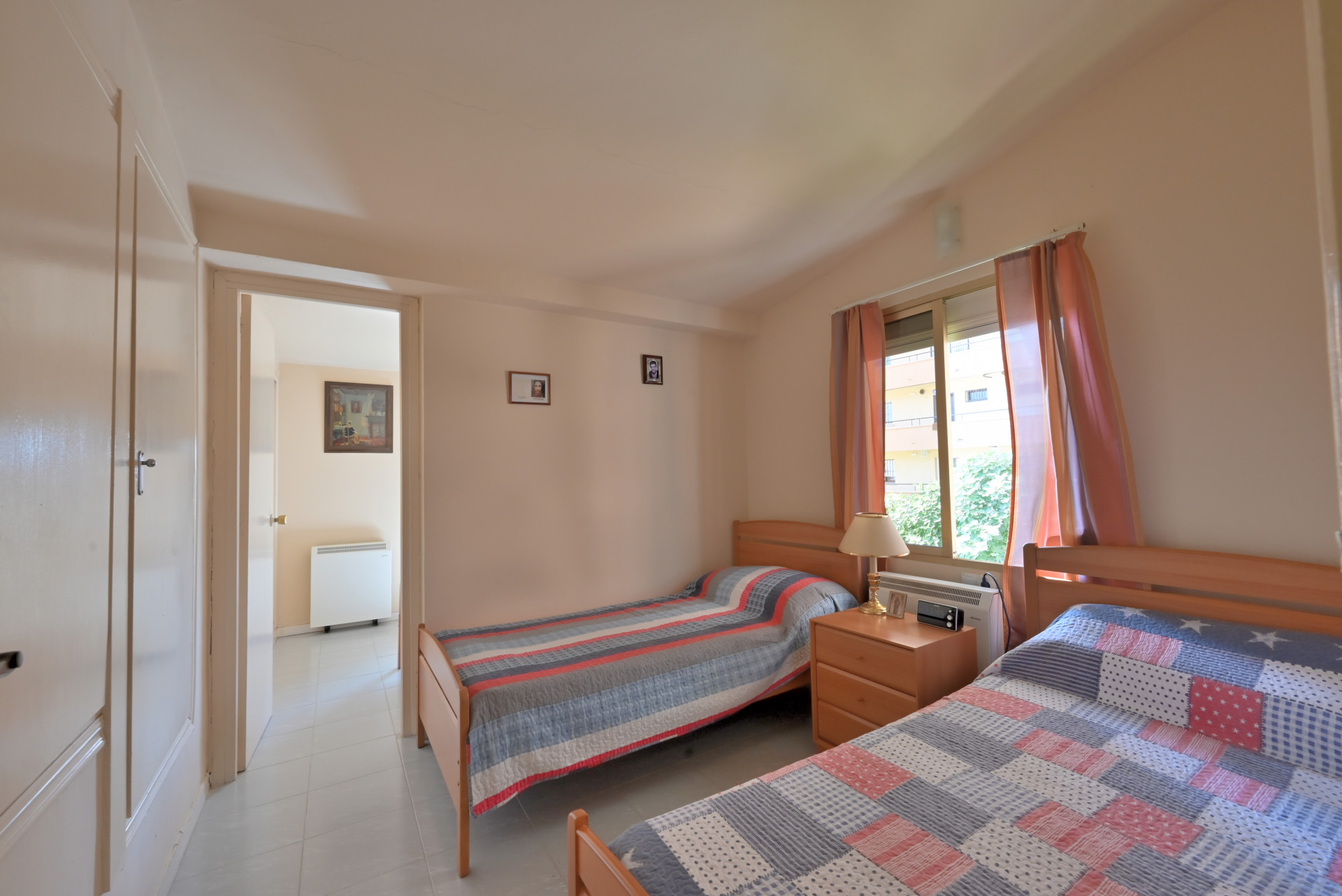 Charming 3-Bed Townhouse with Pool in Calypso, Calahonda — Calahonda