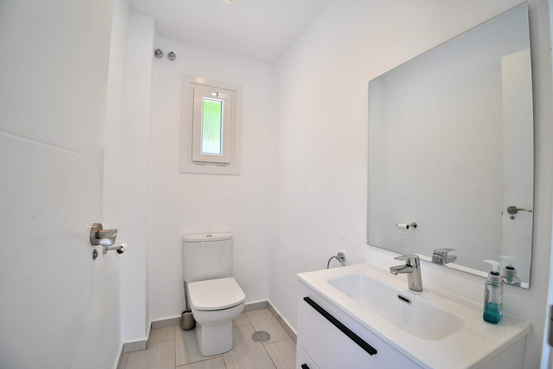 Two-Bedroom Villa with Pool & Development Potential in Calahonda — Calahonda