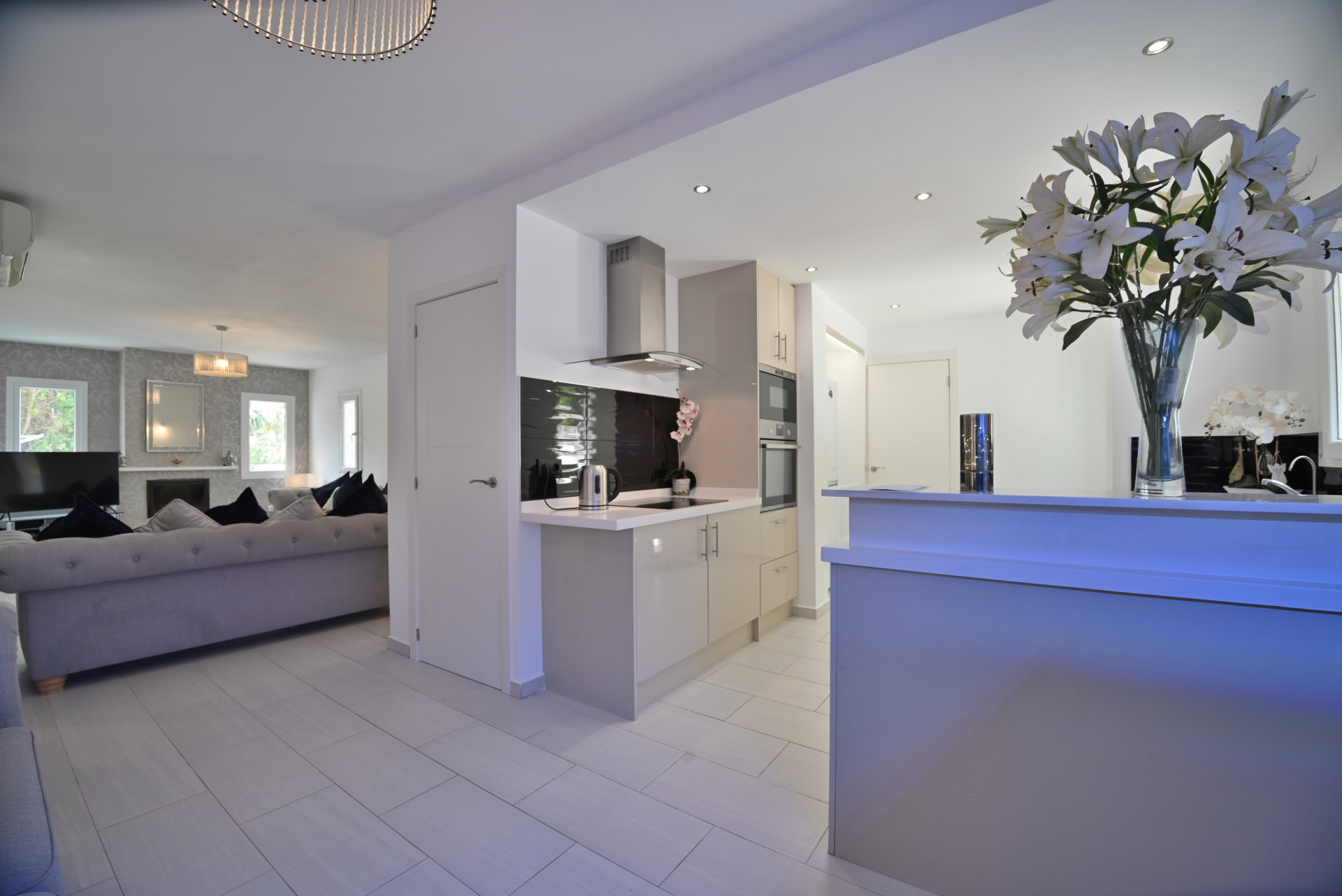 Two-Bedroom Villa with Pool & Development Potential in Calahonda — Calahonda