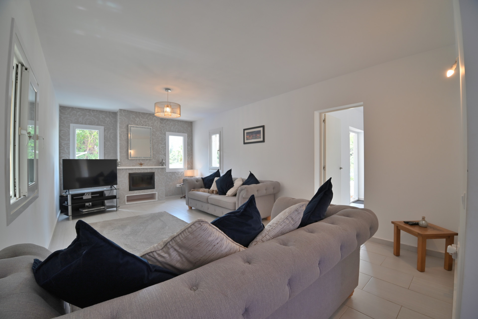 Two-Bedroom Villa with Pool & Development Potential in Calahonda — Calahonda