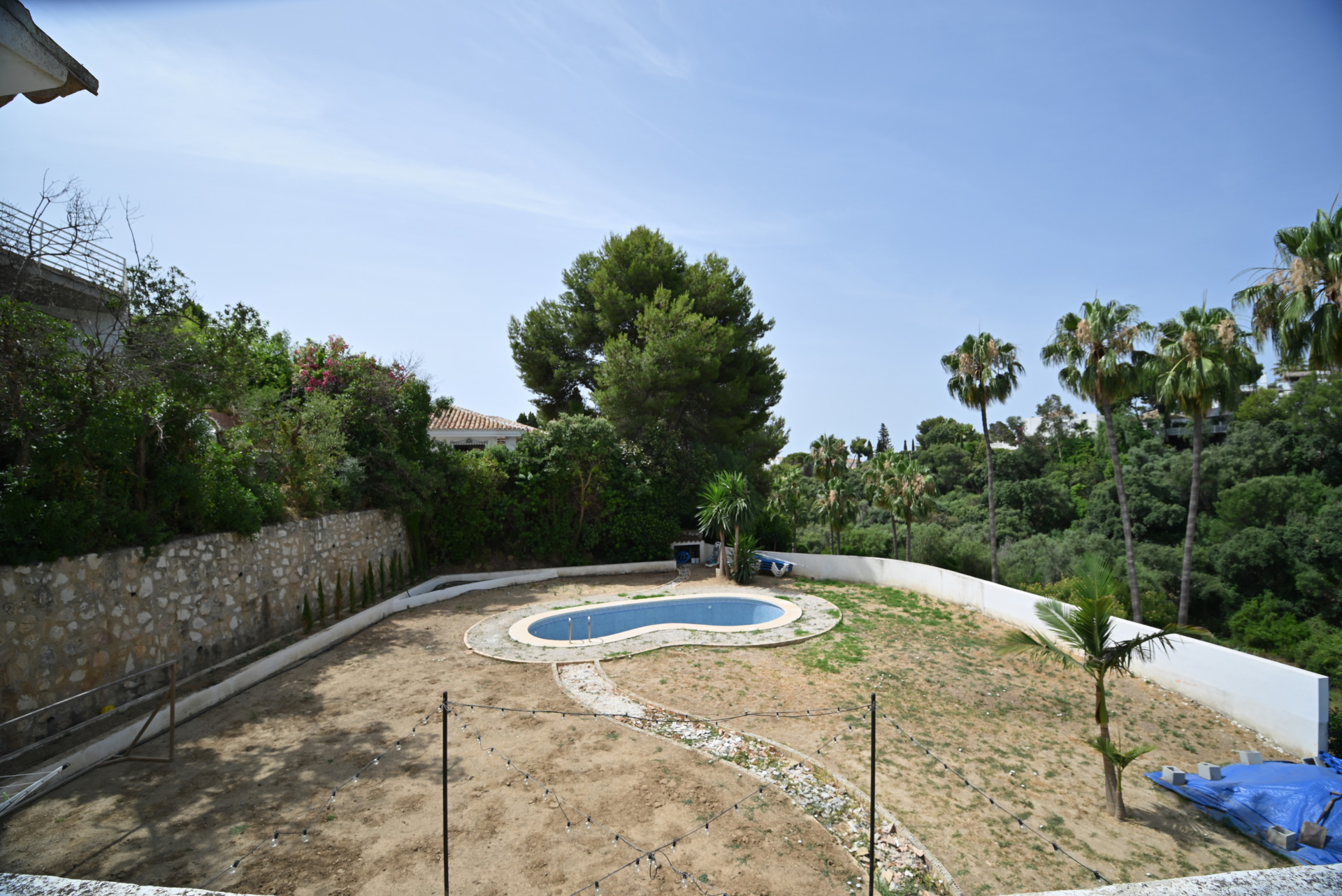 Two-Bedroom Villa with Pool & Development Potential in Calahonda — Calahonda