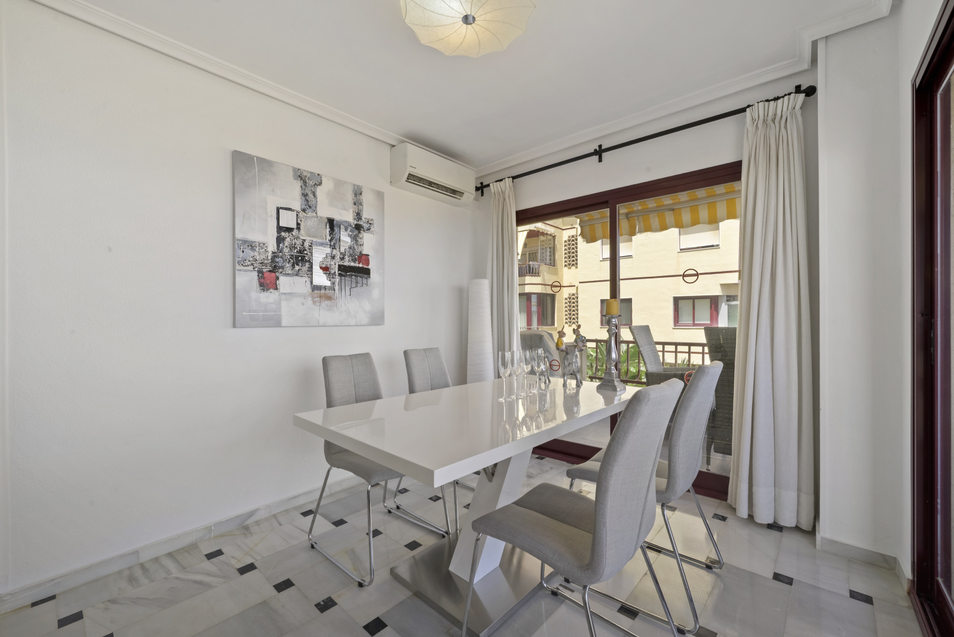 Beachfront 2-Bed Apartment with Sea Views, Riviera del Sol — Riviera del Sol