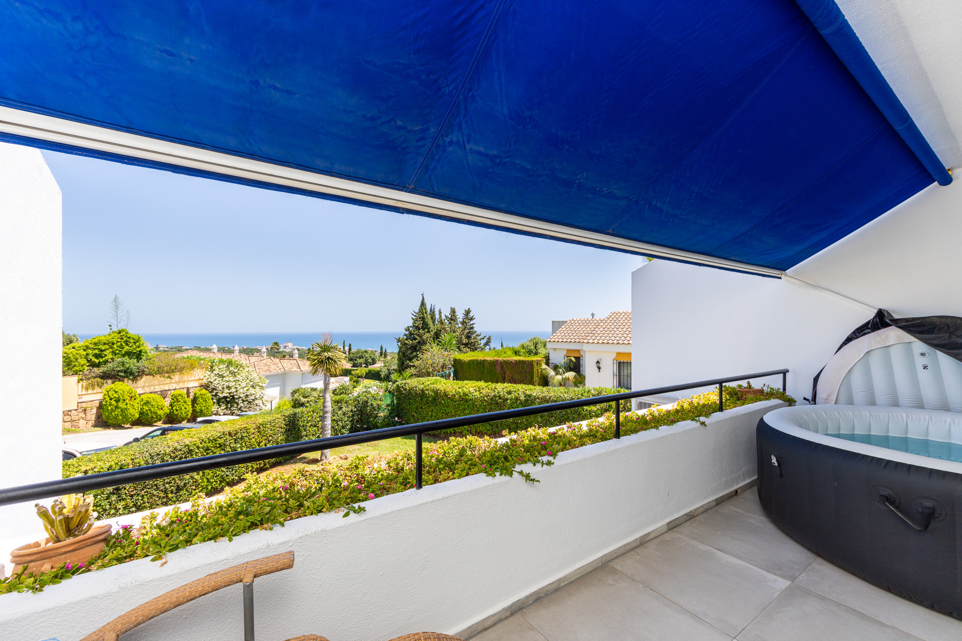 Renovated 4-Bed Townhouse with Sea Views in Calahonda — Calahonda
