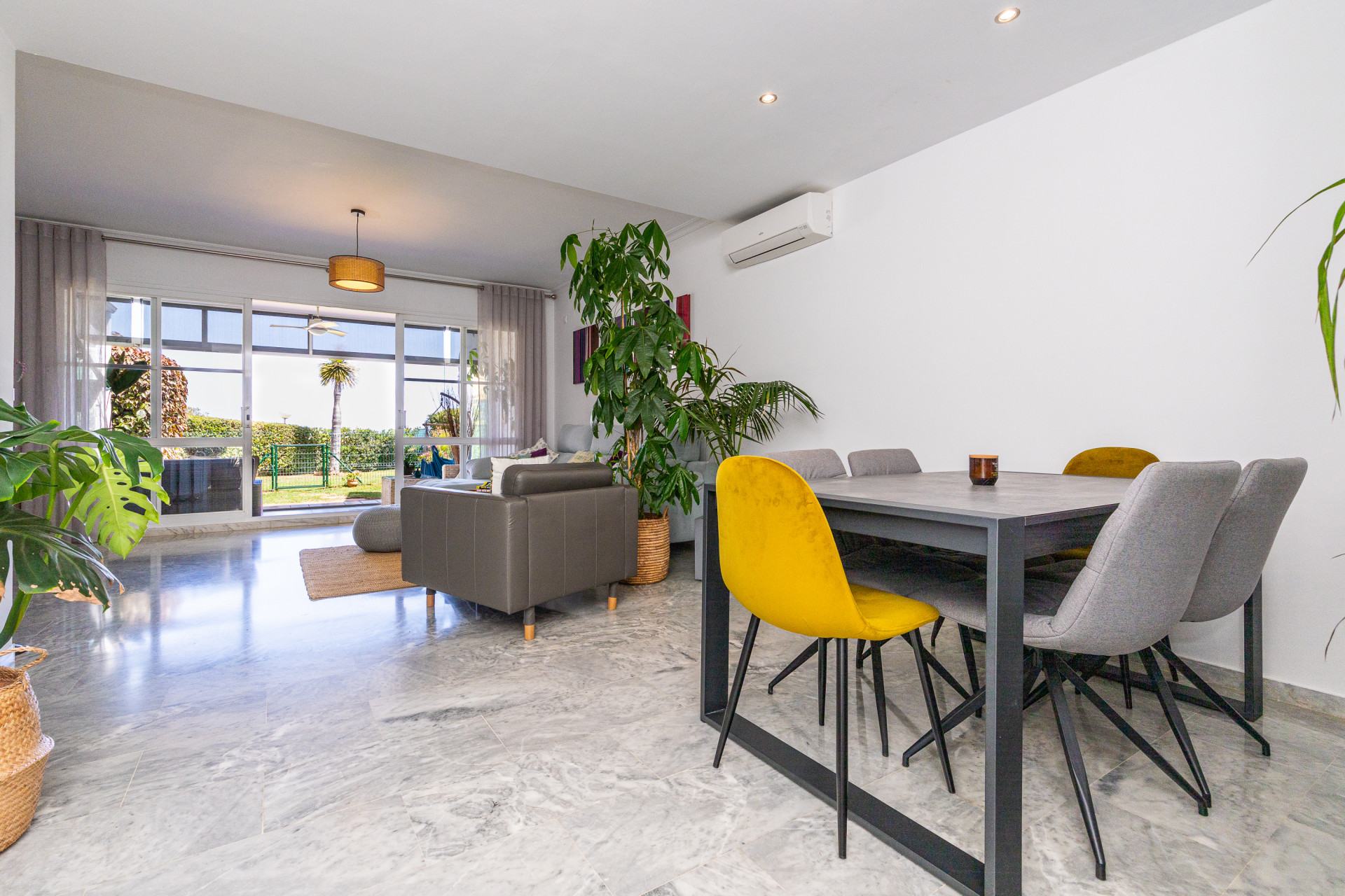 Renovated 4-Bed Townhouse with Sea Views in Calahonda — Calahonda