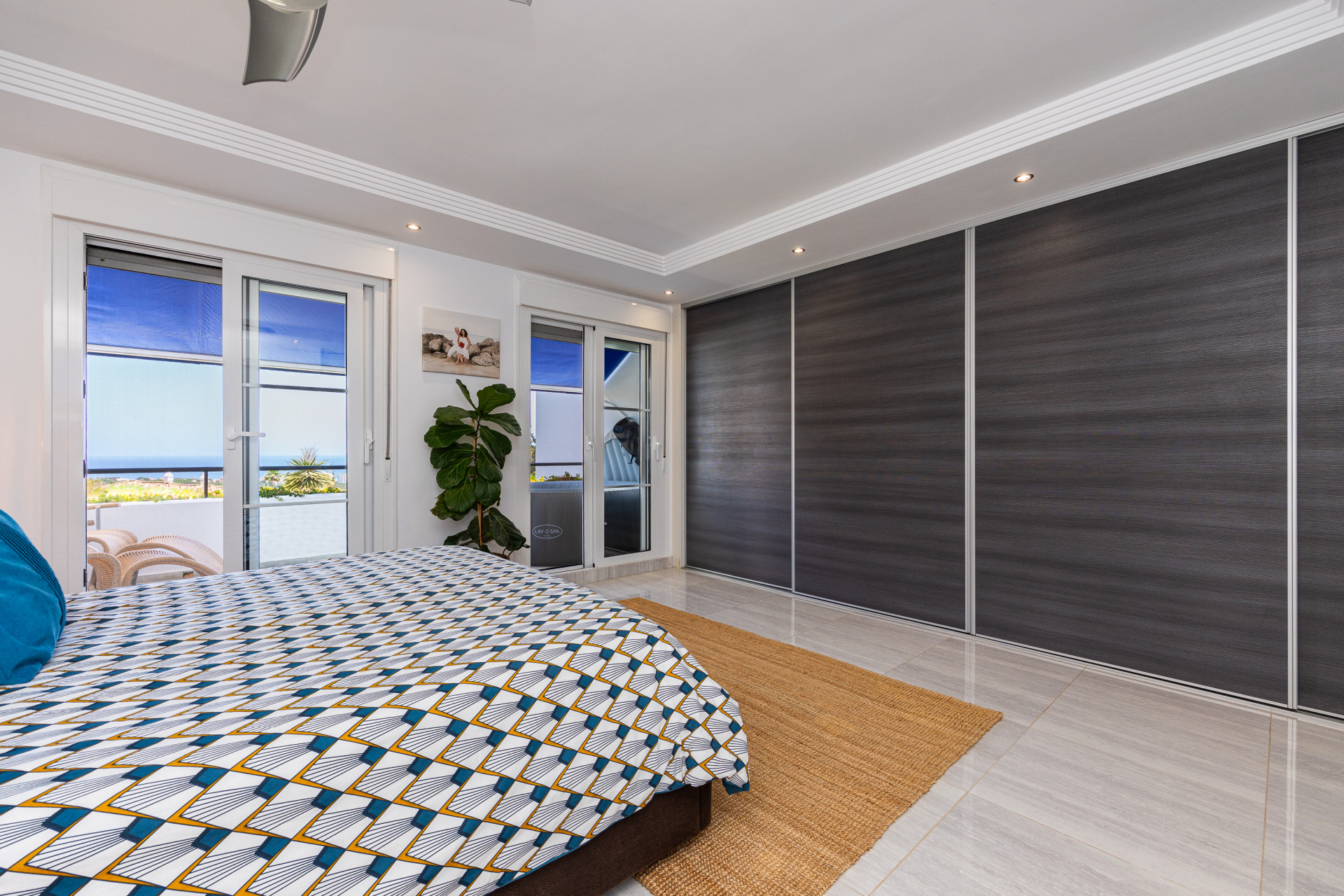 Renovated 4-Bed Townhouse with Sea Views in Calahonda — Calahonda