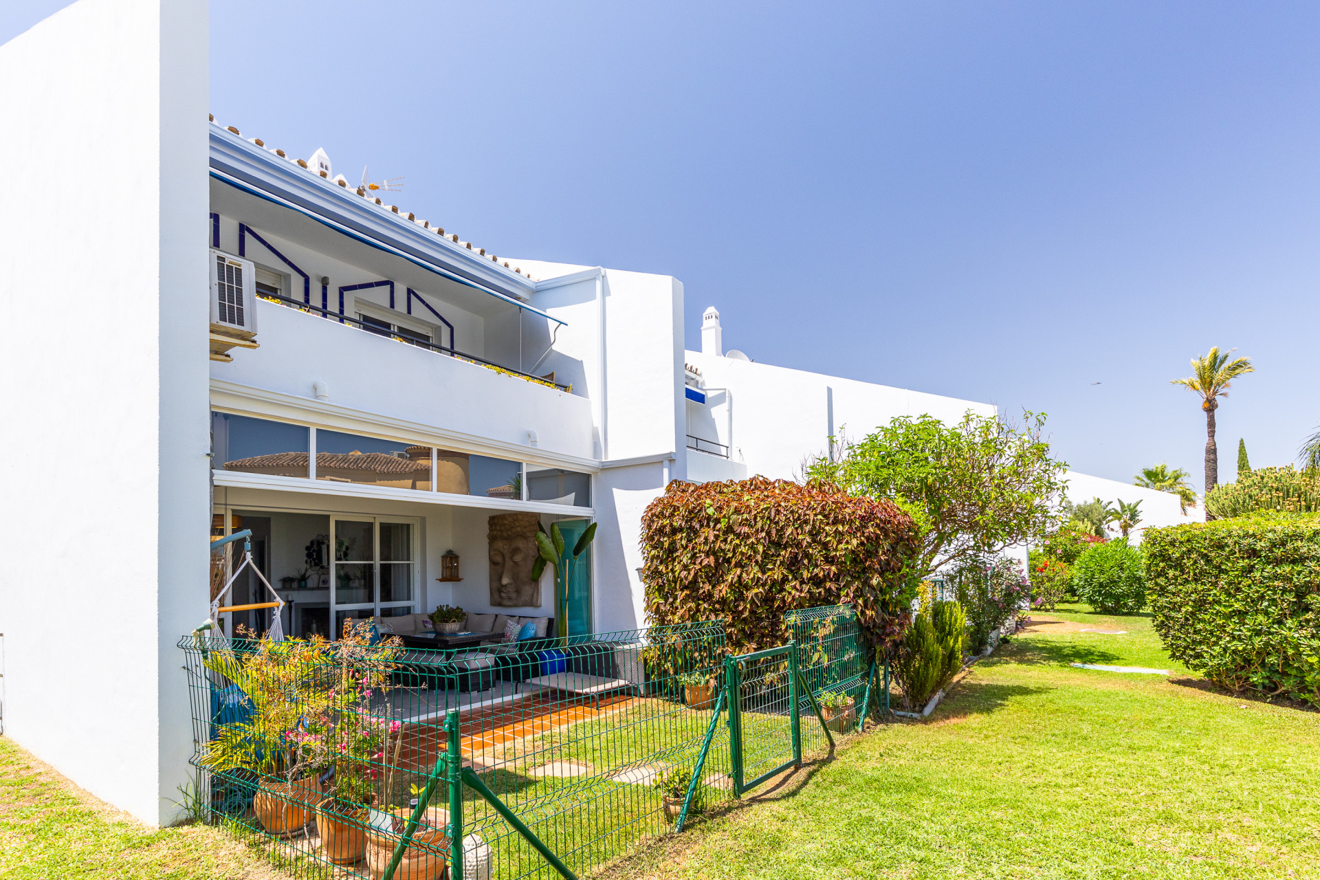 Renovated 4-Bed Townhouse with Sea Views in Calahonda — Calahonda