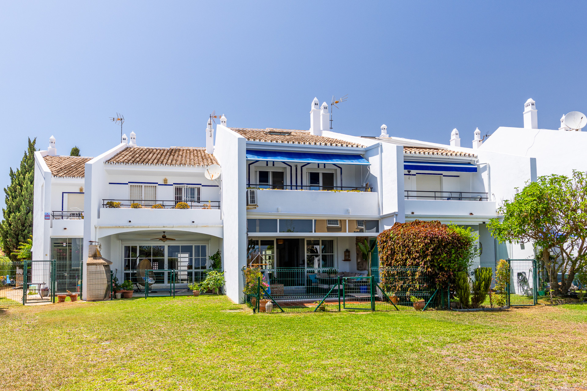 Renovated 4-Bed Townhouse with Sea Views in Calahonda — Calahonda