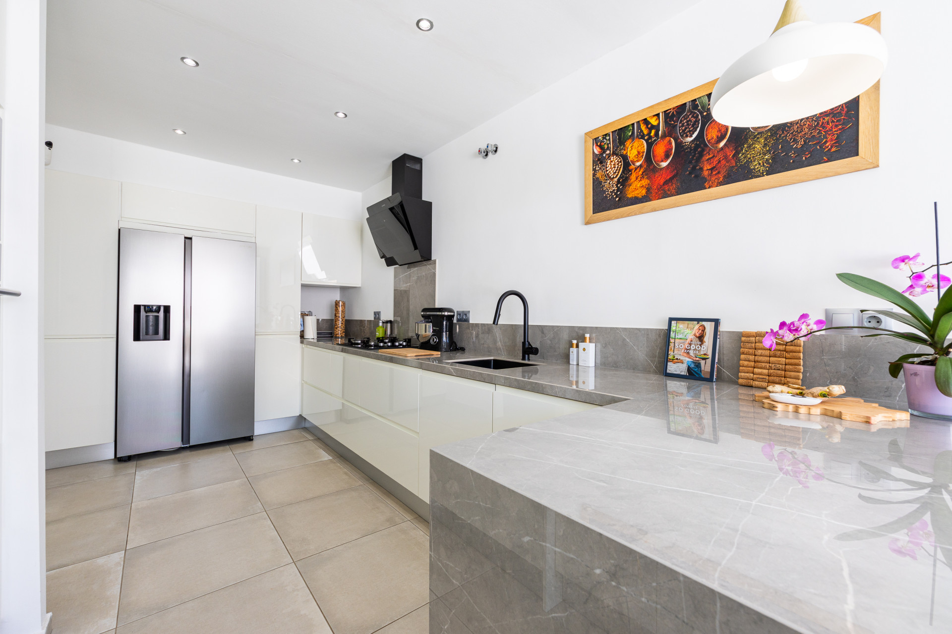 Renovated 4-Bed Townhouse with Sea Views in Calahonda — Calahonda