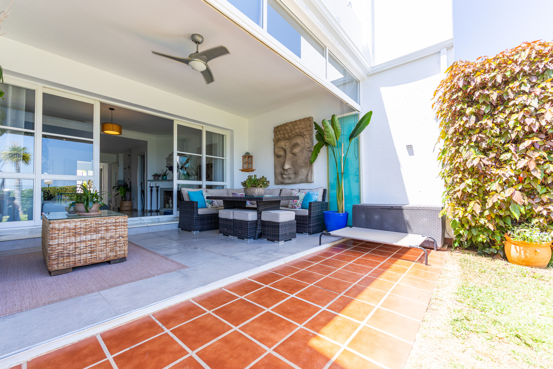 Renovated 4-Bed Townhouse with Sea Views in Calahonda — Calahonda