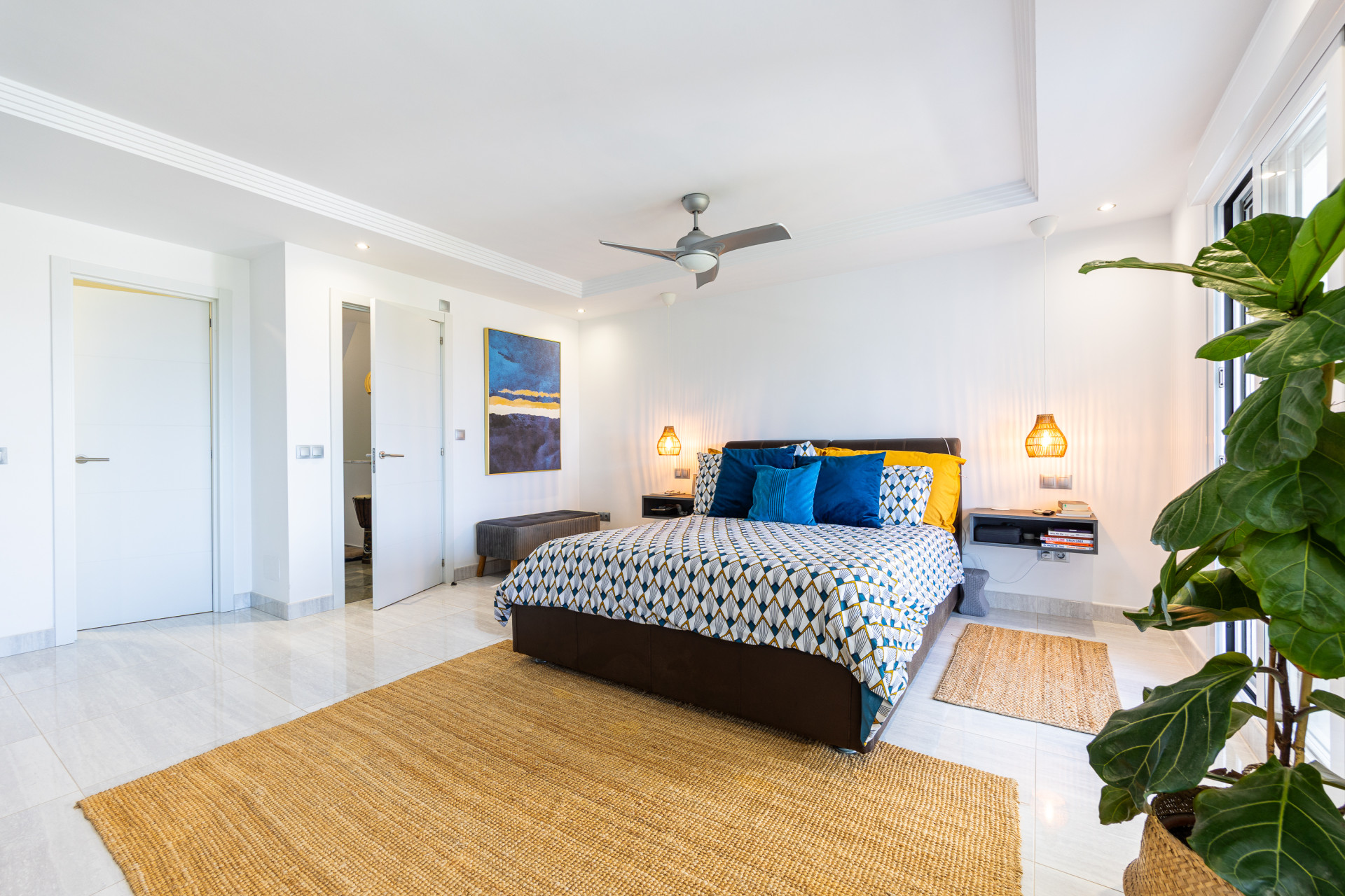 Renovated 4-Bed Townhouse with Sea Views in Calahonda — Calahonda