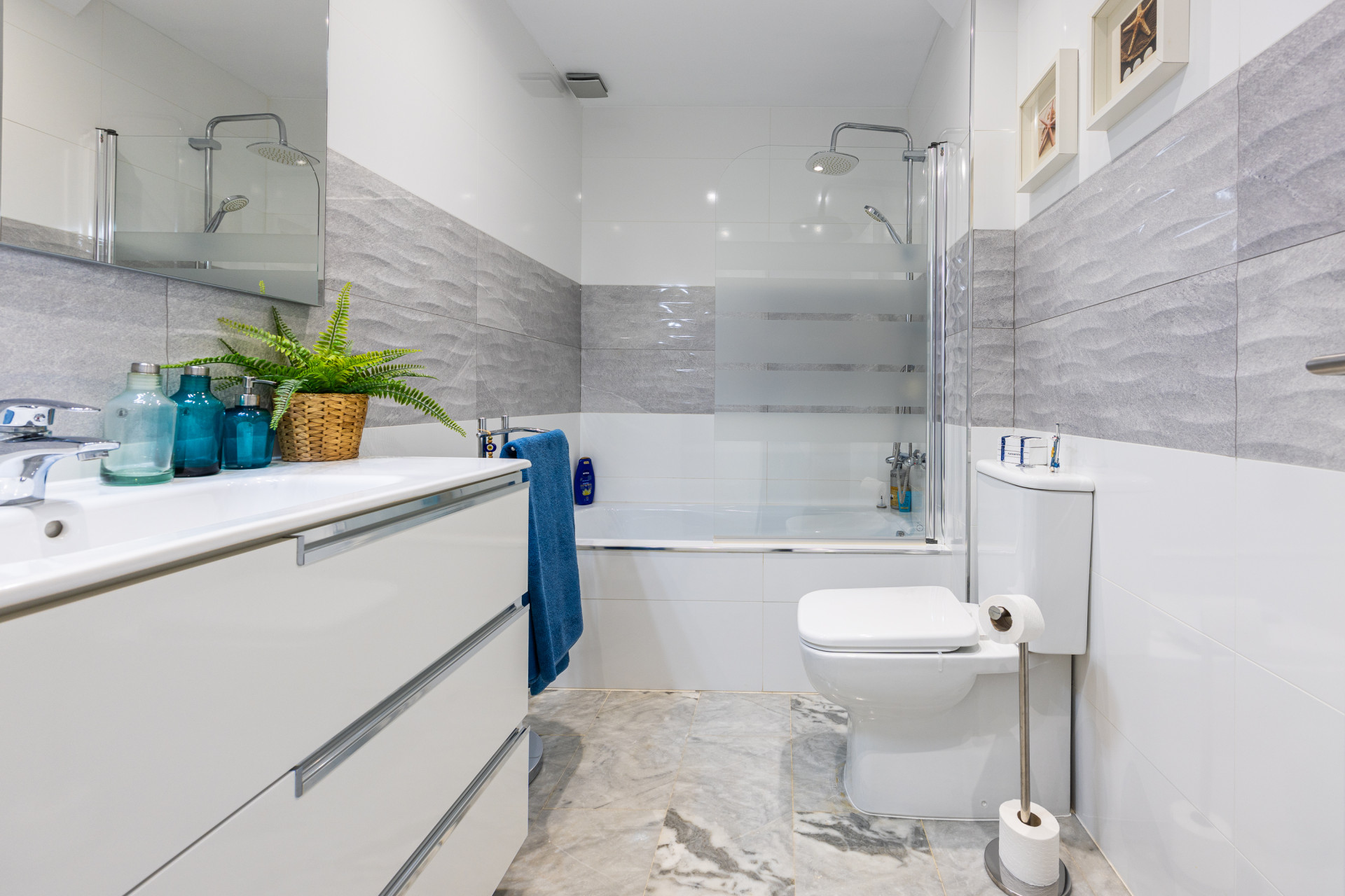 Renovated 4-Bed Townhouse with Sea Views in Calahonda — Calahonda
