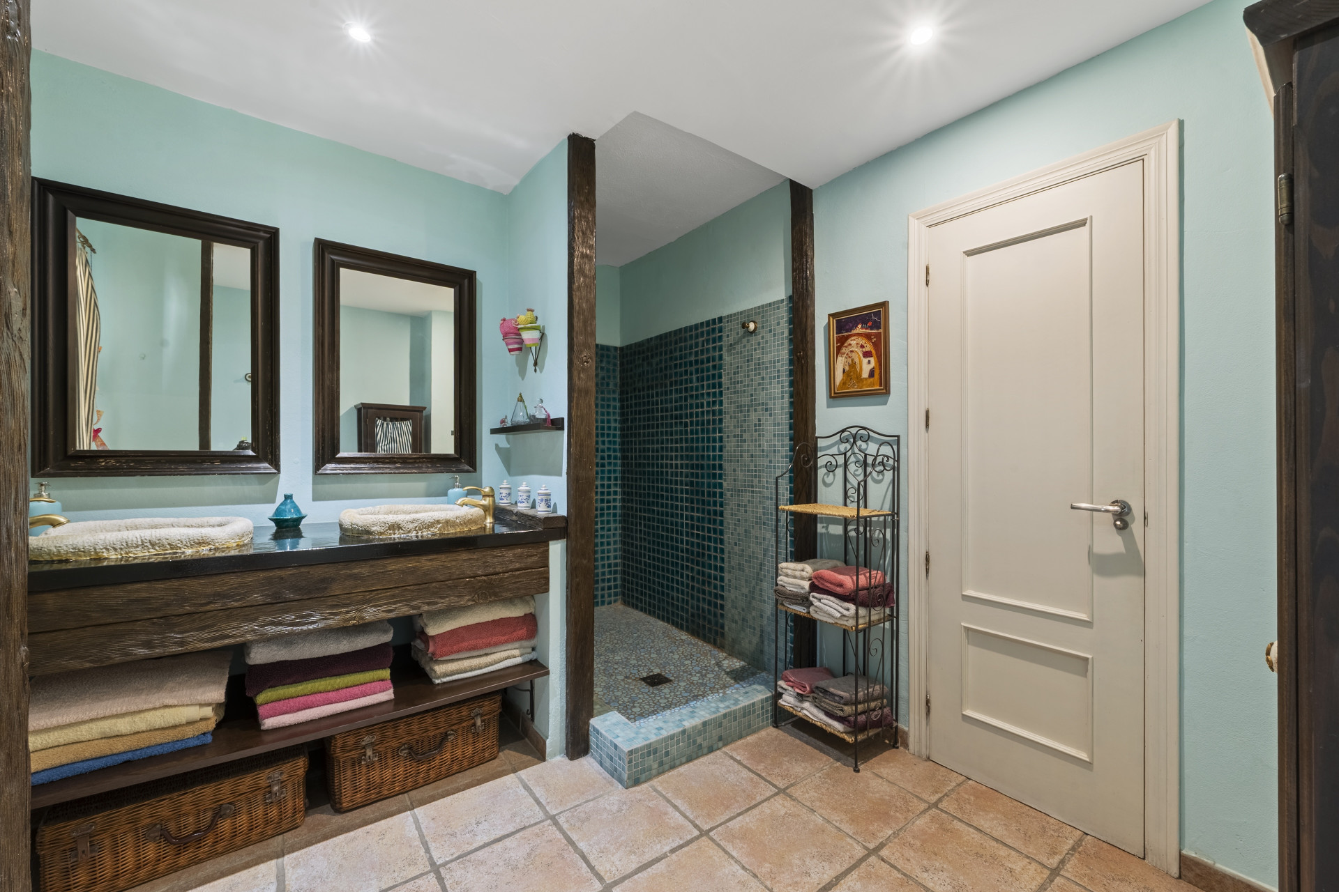 Unique 2-Bed Apartment with Vast Terraces in Los Boliches, Fuengirola — Fuengirola